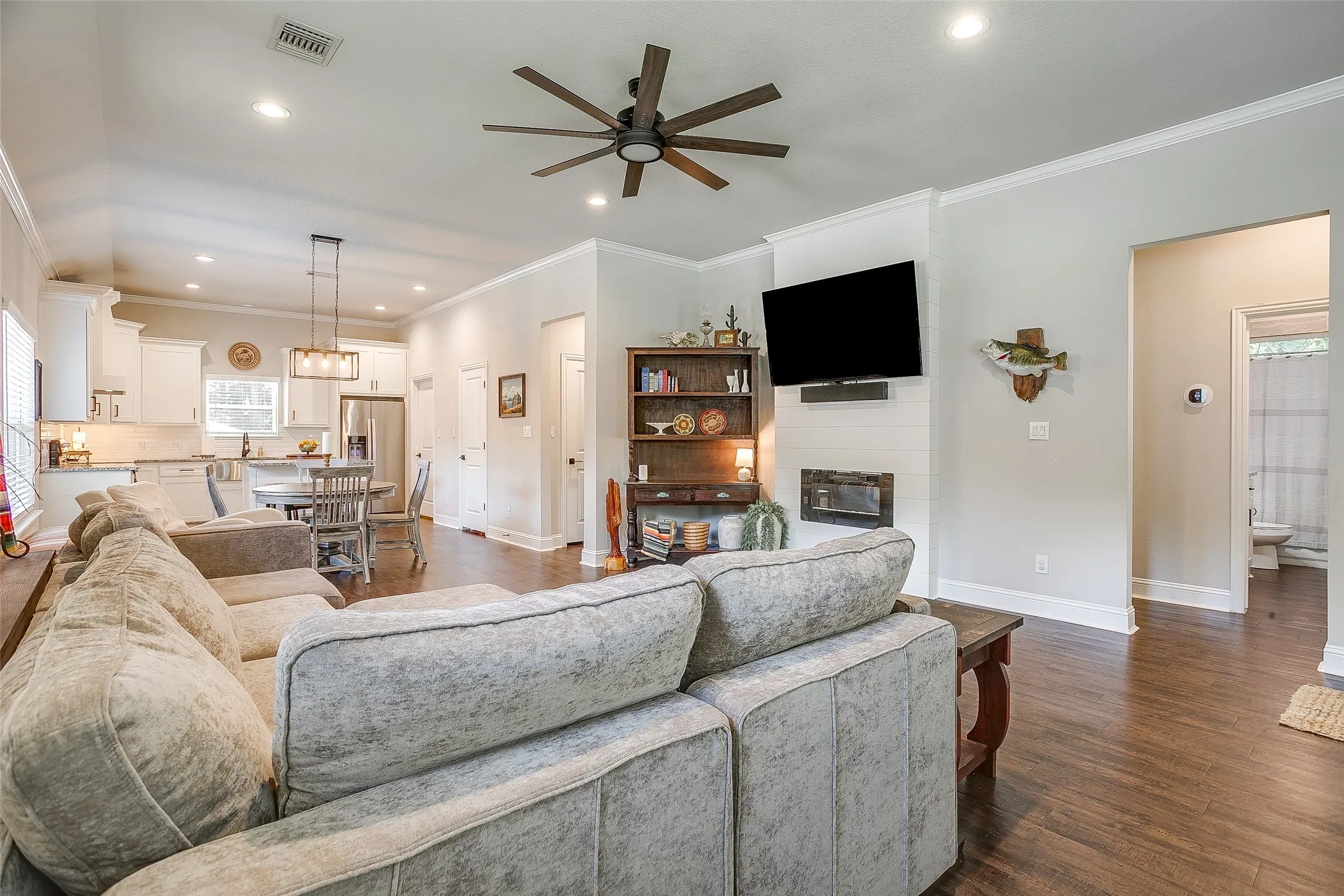 Single Family Residence For Sale in Ellis County , 114 Tuggle Street, Waxahachie, Texas 75165, 3 Bedroom, 2 Bathroom, Garage spaces, 1,511 Sqft, built in 2021, mls#21353351, Real Estate Agent in Waxahachie, Homes For Sale in Ellis county, Homes For Sale in Waxahachie, Realtor in Waxahachie Texas, Real Estate Brokerage Independent Realty Texas, Luminita Cordes Realtor