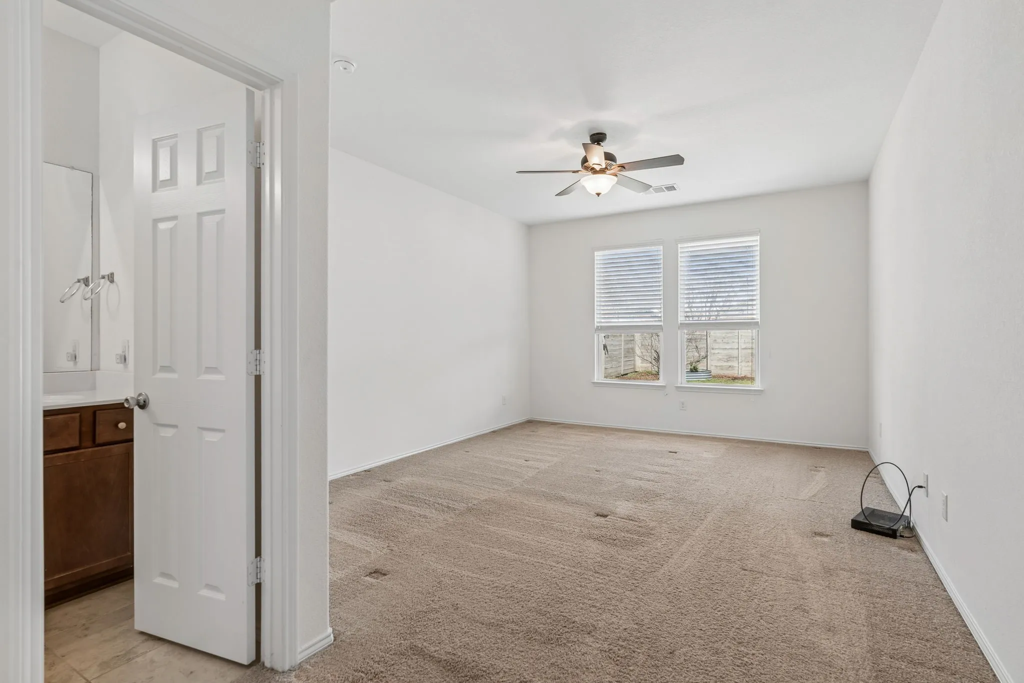 Single Family Residence For Sale in Denton County , 1808 Kaiser Cove, Argyle, Texas 76226, 5 Bedroom, 3 Bathroom, 2 Garage spaces, 2,774 Sqft, built in 2015, mls#21352491, Real Estate Agent in Argyle, Homes For Sale in Denton county, Homes For Sale in Argyle, Realtor in Argyle Texas, Real Estate Brokerage Independent Realty Texas, Luminita Cordes Realtor
