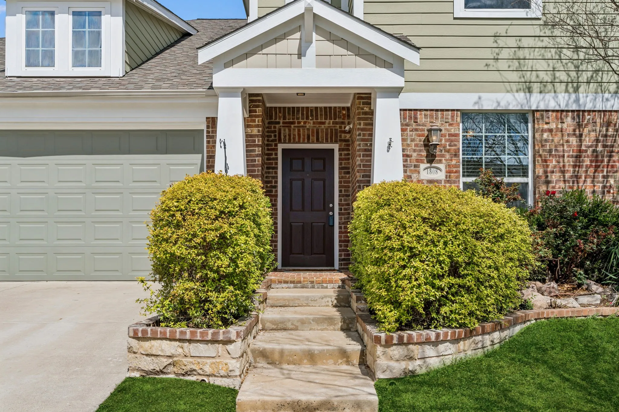 Single Family Residence For Sale in Denton County , 1808 Kaiser Cove, Argyle, Texas 76226, 5 Bedroom, 3 Bathroom, 2 Garage spaces, 2,774 Sqft, built in 2015, mls#21352491, Real Estate Agent in Argyle, Homes For Sale in Denton county, Homes For Sale in Argyle, Realtor in Argyle Texas, Real Estate Brokerage Independent Realty Texas, Luminita Cordes Realtor