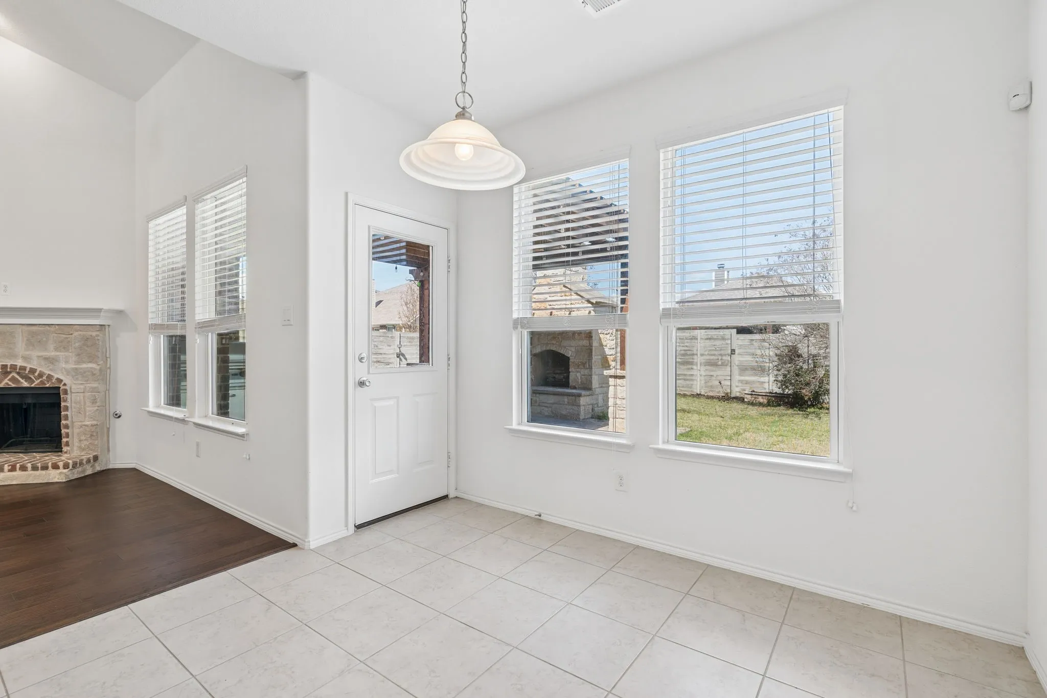 Single Family Residence For Sale in Denton County , 1808 Kaiser Cove, Argyle, Texas 76226, 5 Bedroom, 3 Bathroom, 2 Garage spaces, 2,774 Sqft, built in 2015, mls#21352491, Real Estate Agent in Argyle, Homes For Sale in Denton county, Homes For Sale in Argyle, Realtor in Argyle Texas, Real Estate Brokerage Independent Realty Texas, Luminita Cordes Realtor