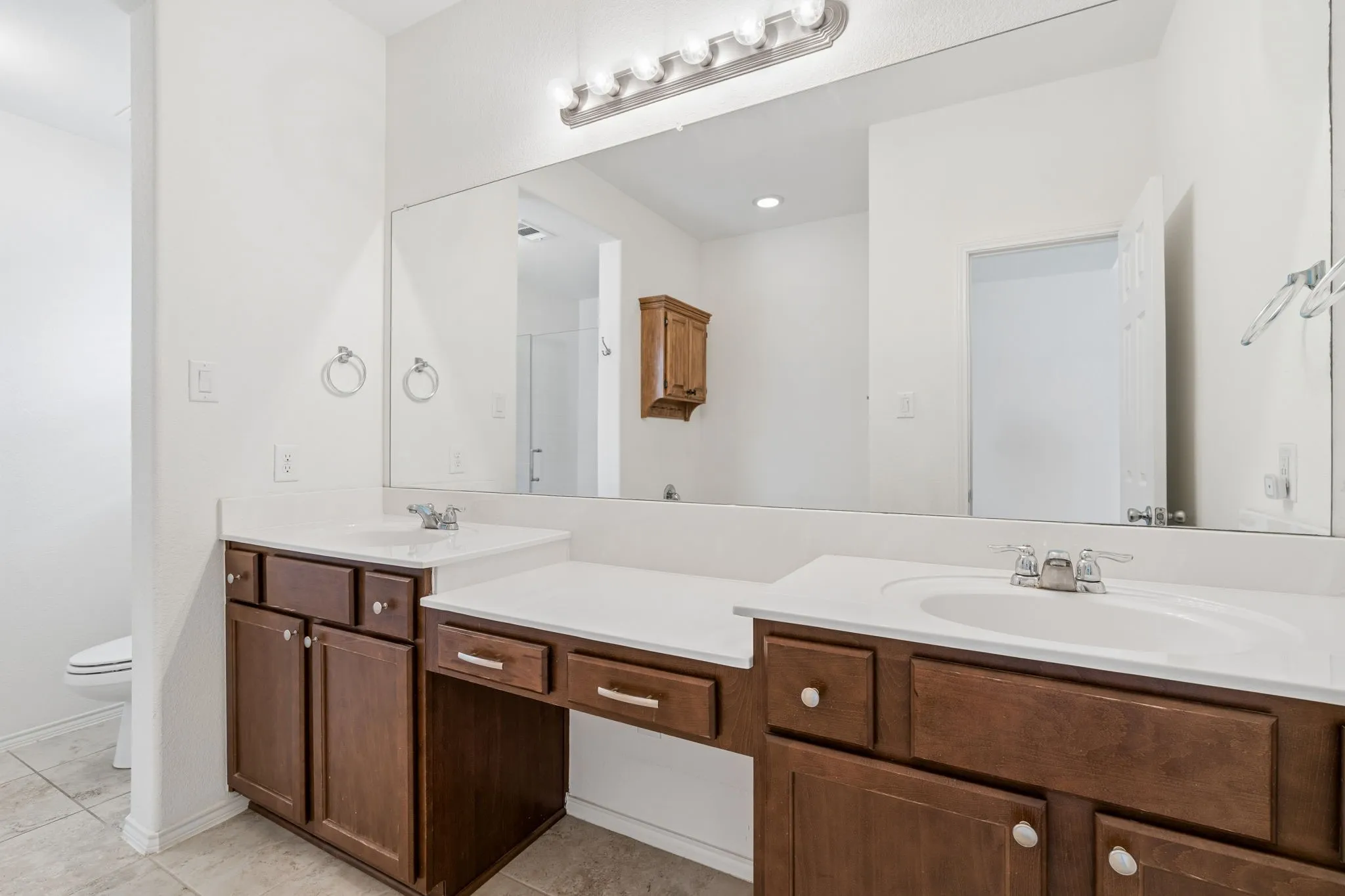 Single Family Residence For Sale in Denton County , 1808 Kaiser Cove, Argyle, Texas 76226, 5 Bedroom, 3 Bathroom, 2 Garage spaces, 2,774 Sqft, built in 2015, mls#21352491, Real Estate Agent in Argyle, Homes For Sale in Denton county, Homes For Sale in Argyle, Realtor in Argyle Texas, Real Estate Brokerage Independent Realty Texas, Luminita Cordes Realtor