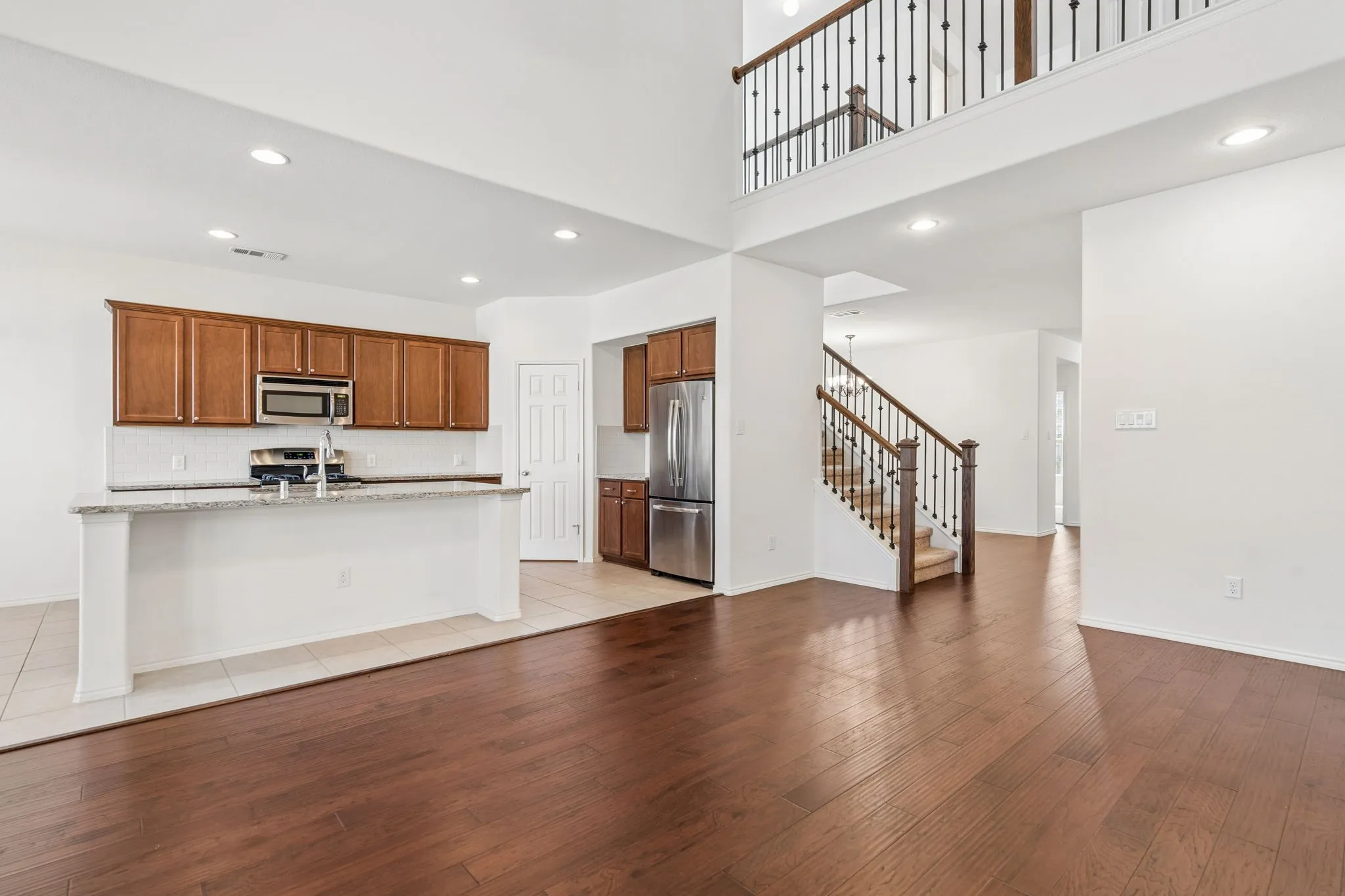 Single Family Residence For Sale in Denton County , 1808 Kaiser Cove, Argyle, Texas 76226, 5 Bedroom, 3 Bathroom, 2 Garage spaces, 2,774 Sqft, built in 2015, mls#21352491, Real Estate Agent in Argyle, Homes For Sale in Denton county, Homes For Sale in Argyle, Realtor in Argyle Texas, Real Estate Brokerage Independent Realty Texas, Luminita Cordes Realtor