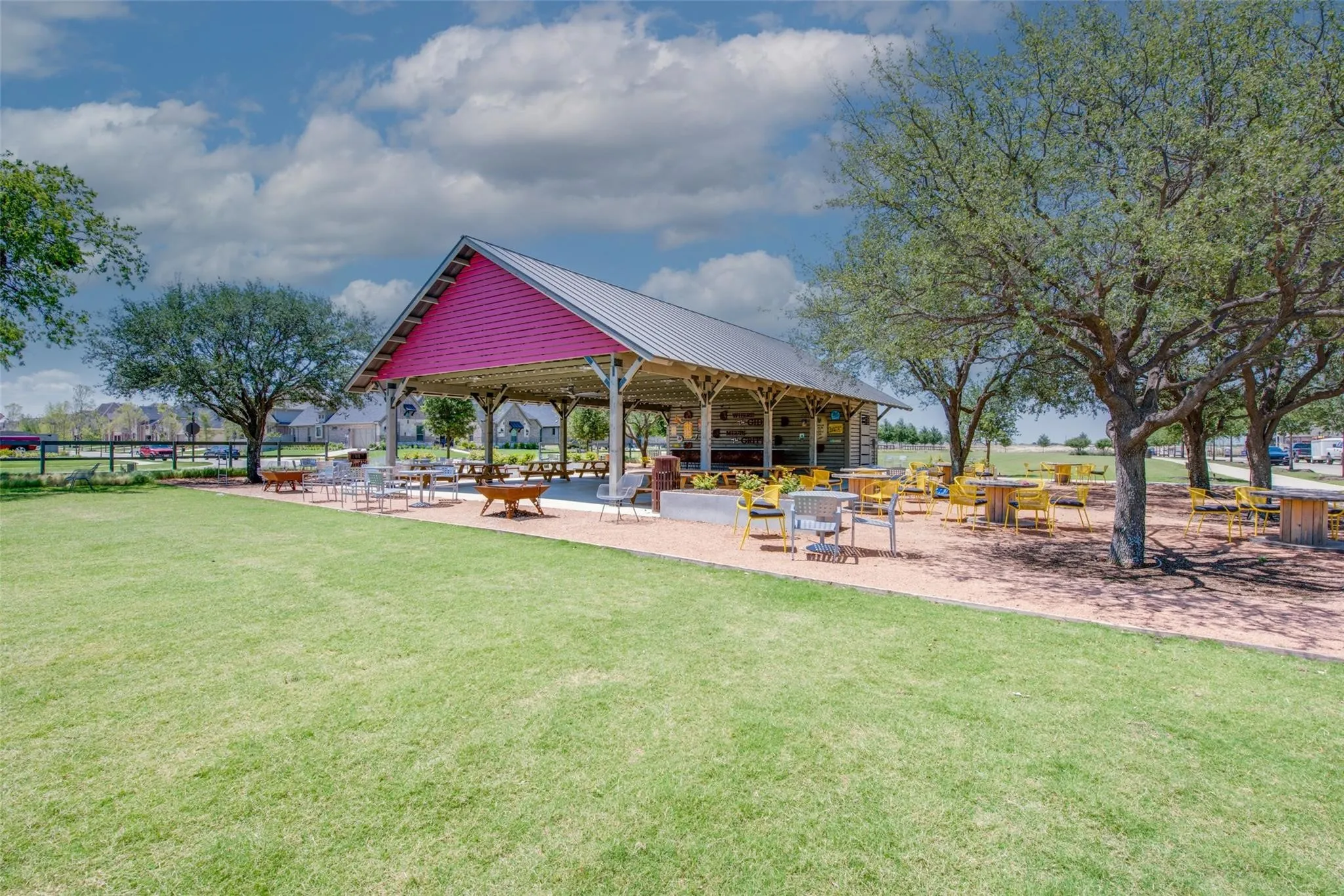 Single Family Residence For Sale in Denton County , 1808 Kaiser Cove, Argyle, Texas 76226, 5 Bedroom, 3 Bathroom, 2 Garage spaces, 2,774 Sqft, built in 2015, mls#21352491, Real Estate Agent in Argyle, Homes For Sale in Denton county, Homes For Sale in Argyle, Realtor in Argyle Texas, Real Estate Brokerage Independent Realty Texas, Luminita Cordes Realtor