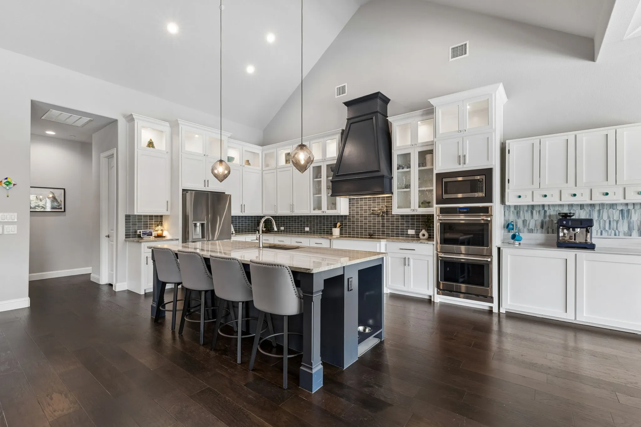 Double Ovens and Added Coffee Bar Station