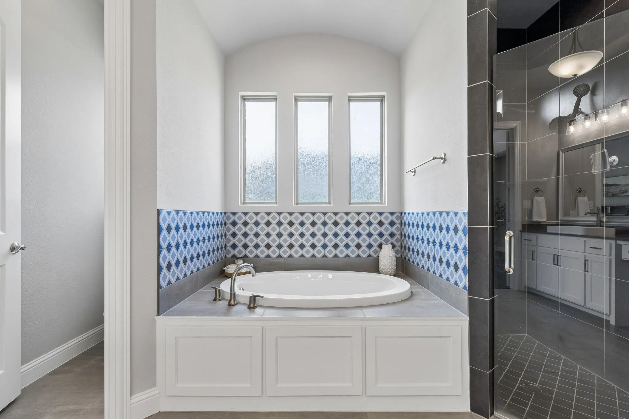Garden Tub and Walk in shower with dual shower heads