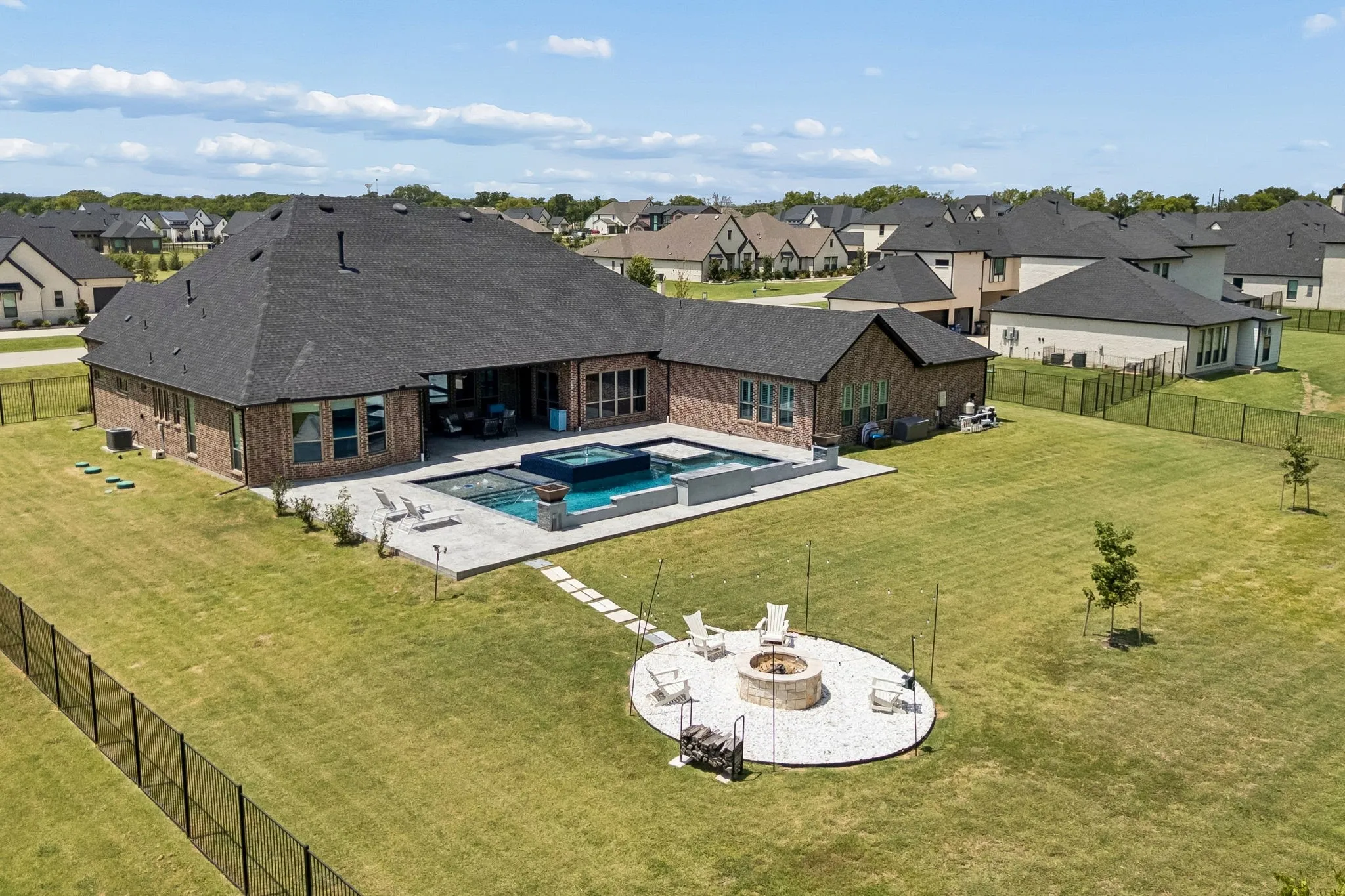 Single Family Residence For Sale in Collin County , 1326 Kitchens Drive, Lucas, Texas 75002, 4 Bedroom, 5 Bathroom, 3 Garage spaces, 4,919 Sqft, built in 2022, mls#21352652, Real Estate Agent in Lucas, Homes For Sale in Collin county, Homes For Sale in Lucas, Realtor in Lucas Texas, Real Estate Brokerage Independent Realty Texas, Luminita Cordes Realtor