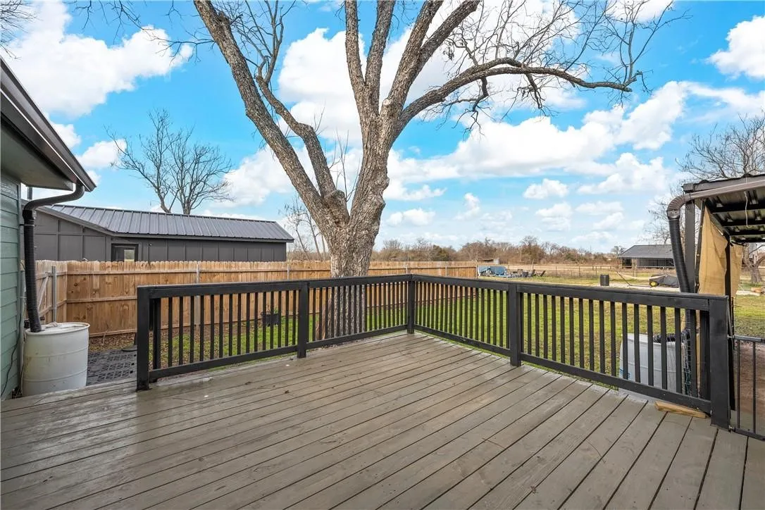 Single Family Residence For Sale in Mc Lennan County , 3812 Orchard Lane, Waco, Texas 76705, 3 Bedroom, 3 Bathroom, 2 Garage spaces, 1,200 Sqft, built in 1948, mls#21353257, Real Estate Agent in Waco, Homes For Sale in Mc Lennan county, Homes For Sale in Waco, Realtor in Waco Texas, Real Estate Brokerage Independent Realty Texas, Luminita Cordes Realtor