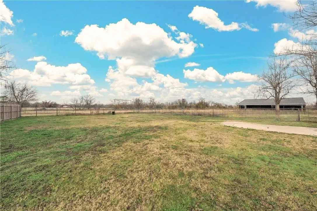 Single Family Residence For Sale in Mc Lennan County , 3812 Orchard Lane, Waco, Texas 76705, 3 Bedroom, 3 Bathroom, 2 Garage spaces, 1,200 Sqft, built in 1948, mls#21353257, Real Estate Agent in Waco, Homes For Sale in Mc Lennan county, Homes For Sale in Waco, Realtor in Waco Texas, Real Estate Brokerage Independent Realty Texas, Luminita Cordes Realtor