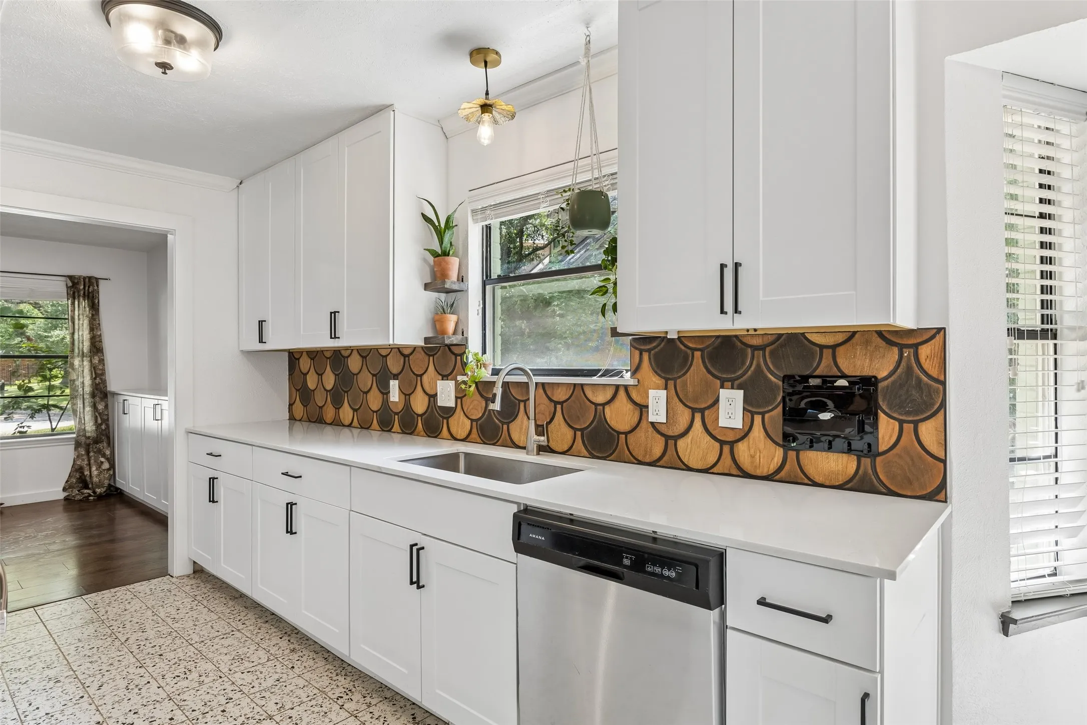 Single Family Residence For Sale in Collin County , 2629 Evans Court, Plano, Texas 75075, 4 Bedroom, 3 Bathroom, 2 Garage spaces, 2,460 Sqft, built in 1973, mls#21352113, Real Estate Agent in Plano, Homes For Sale in Collin county, Homes For Sale in Plano, Realtor in Plano Texas, Real Estate Brokerage Independent Realty Texas, Luminita Cordes Realtor