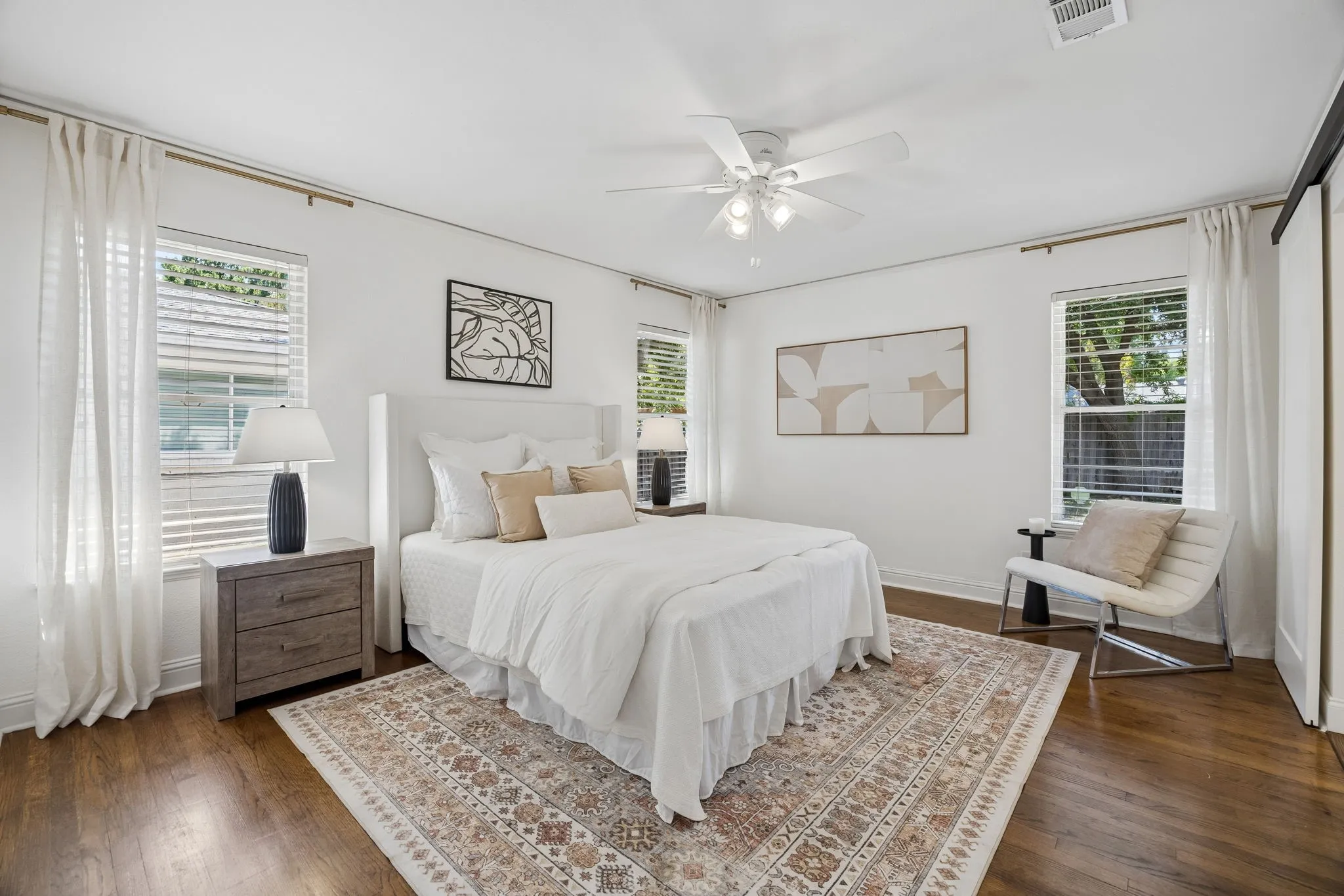 Single Family Residence For Sale in Dallas County , 7223 Edgerton Drive, Dallas, Texas 75231, 3 Bedroom, 2 Bathroom, 2 Garage spaces, 1,855 Sqft, built in 1954, mls#21352374, Real Estate Agent in Dallas, Homes For Sale in Dallas county, Homes For Sale in Dallas, Realtor in Dallas Texas, Real Estate Brokerage Independent Realty Texas, Luminita Cordes Realtor
