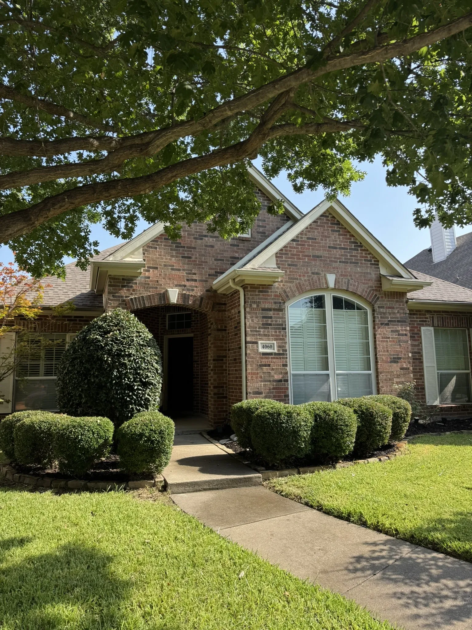 Single Family Residence For Sale in Denton County , 4060 Guadalupe Lane, Frisco, Texas 75034, 3 Bedroom, 2 Bathroom, 2 Garage spaces, 1,906 Sqft, built in 2000, mls#21349300, Real Estate Agent in Frisco, Homes For Sale in Denton county, Homes For Sale in Frisco, Realtor in Frisco Texas, Real Estate Brokerage Independent Realty Texas, Luminita Cordes Realtor