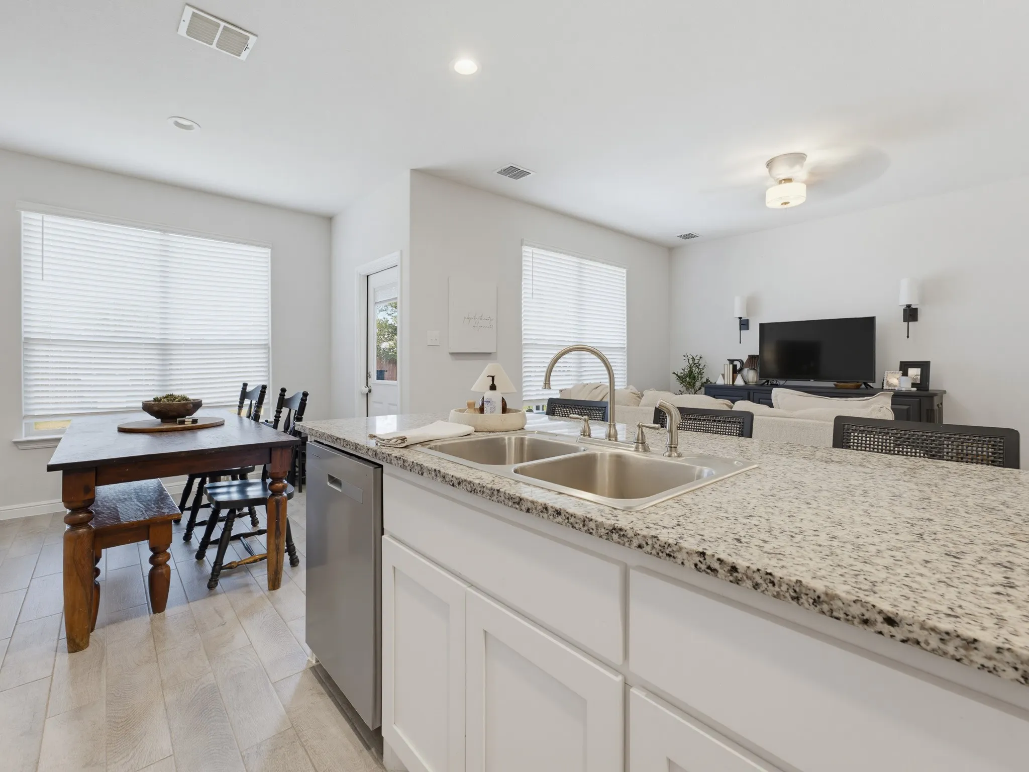 Single Family Residence For Sale in Wise County , 156 Waterbend Cove, Boyd, Texas 76023, 3 Bedroom, 2 Bathroom, 2 Garage spaces, 1,444 Sqft, built in 2022, mls#21349390, Real Estate Agent in Boyd, Homes For Sale in Wise county, Homes For Sale in Boyd, Realtor in Boyd Texas, Real Estate Brokerage Independent Realty Texas, Luminita Cordes Realtor