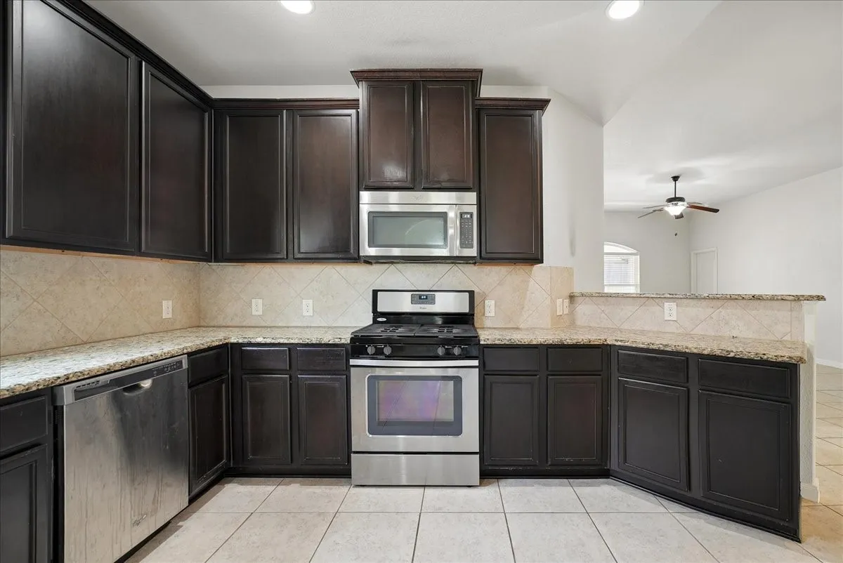 Single Family Residence For Rent in Collin County , 411 Winchester Drive, Celina, Texas 75009, 3 Bedrooms, 2 Bathrooms, 2 Garage spaces, 1,769 Sqft, built in 2015, Price $2,150, mls#21350504, Real Estate Agent in Celina, Homes For Rent in Collin county, Homes For Rent in Celina, Realtor in Celina Texas, Real Estate Brokerage Independent Realty Texas, Luminita Cordes Realtor