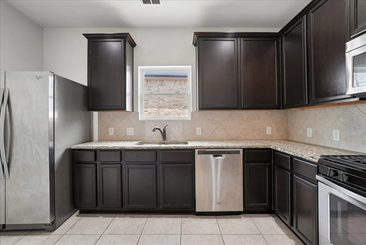 Single Family Residence For Rent in Collin County , 411 Winchester Drive, Celina, Texas 75009, 3 Bedrooms, 2 Bathrooms, 2 Garage spaces, 1,769 Sqft, built in 2015, Price $2,150, mls#21350504, Real Estate Agent in Celina, Homes For Rent in Collin county, Homes For Rent in Celina, Realtor in Celina Texas, Real Estate Brokerage Independent Realty Texas, Luminita Cordes Realtor