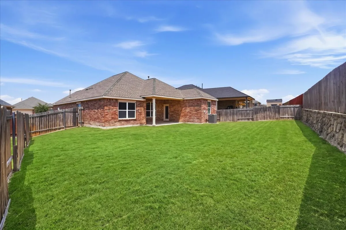 Single Family Residence For Rent in Collin County , 411 Winchester Drive, Celina, Texas 75009, 3 Bedrooms, 2 Bathrooms, 2 Garage spaces, 1,769 Sqft, built in 2015, Price $2,150, mls#21350504, Real Estate Agent in Celina, Homes For Rent in Collin county, Homes For Rent in Celina, Realtor in Celina Texas, Real Estate Brokerage Independent Realty Texas, Luminita Cordes Realtor