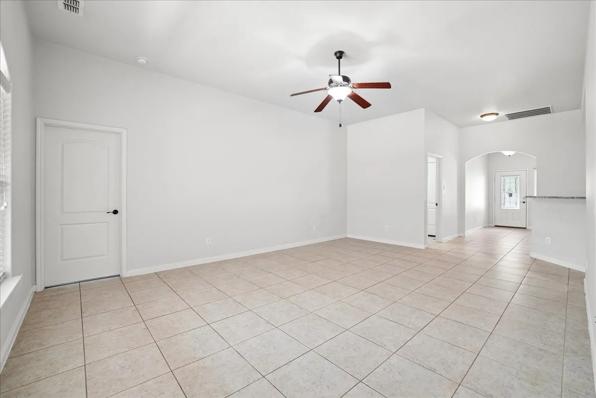 Single Family Residence For Rent in Collin County , 411 Winchester Drive, Celina, Texas 75009, 3 Bedrooms, 2 Bathrooms, 2 Garage spaces, 1,769 Sqft, built in 2015, Price $2,150, mls#21350504, Real Estate Agent in Celina, Homes For Rent in Collin county, Homes For Rent in Celina, Realtor in Celina Texas, Real Estate Brokerage Independent Realty Texas, Luminita Cordes Realtor