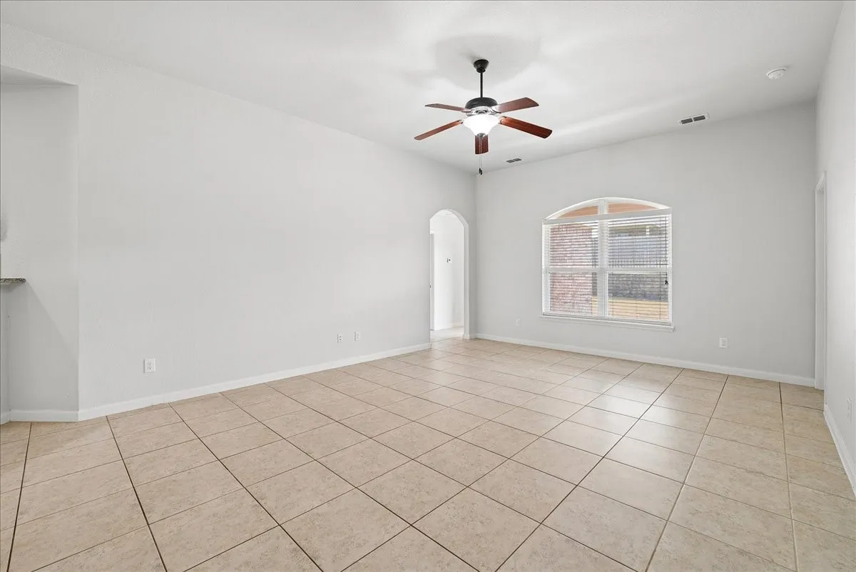 Single Family Residence For Rent in Collin County , 411 Winchester Drive, Celina, Texas 75009, 3 Bedrooms, 2 Bathrooms, 2 Garage spaces, 1,769 Sqft, built in 2015, Price $2,150, mls#21350504, Real Estate Agent in Celina, Homes For Rent in Collin county, Homes For Rent in Celina, Realtor in Celina Texas, Real Estate Brokerage Independent Realty Texas, Luminita Cordes Realtor