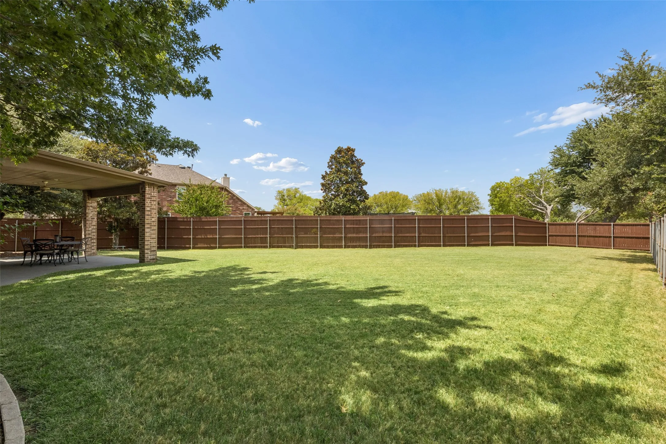 Single Family Residence For Sale in Denton County , 10198 Wheat Ridge Drive, Frisco, Texas 75033, 5 Bedroom, 3 Bathroom, 2 Garage spaces, 2,754 Sqft, built in 2001, mls#21347238, Real Estate Agent in Frisco, Homes For Sale in Denton county, Homes For Sale in Frisco, Realtor in Frisco Texas, Real Estate Brokerage Independent Realty Texas, Luminita Cordes Realtor