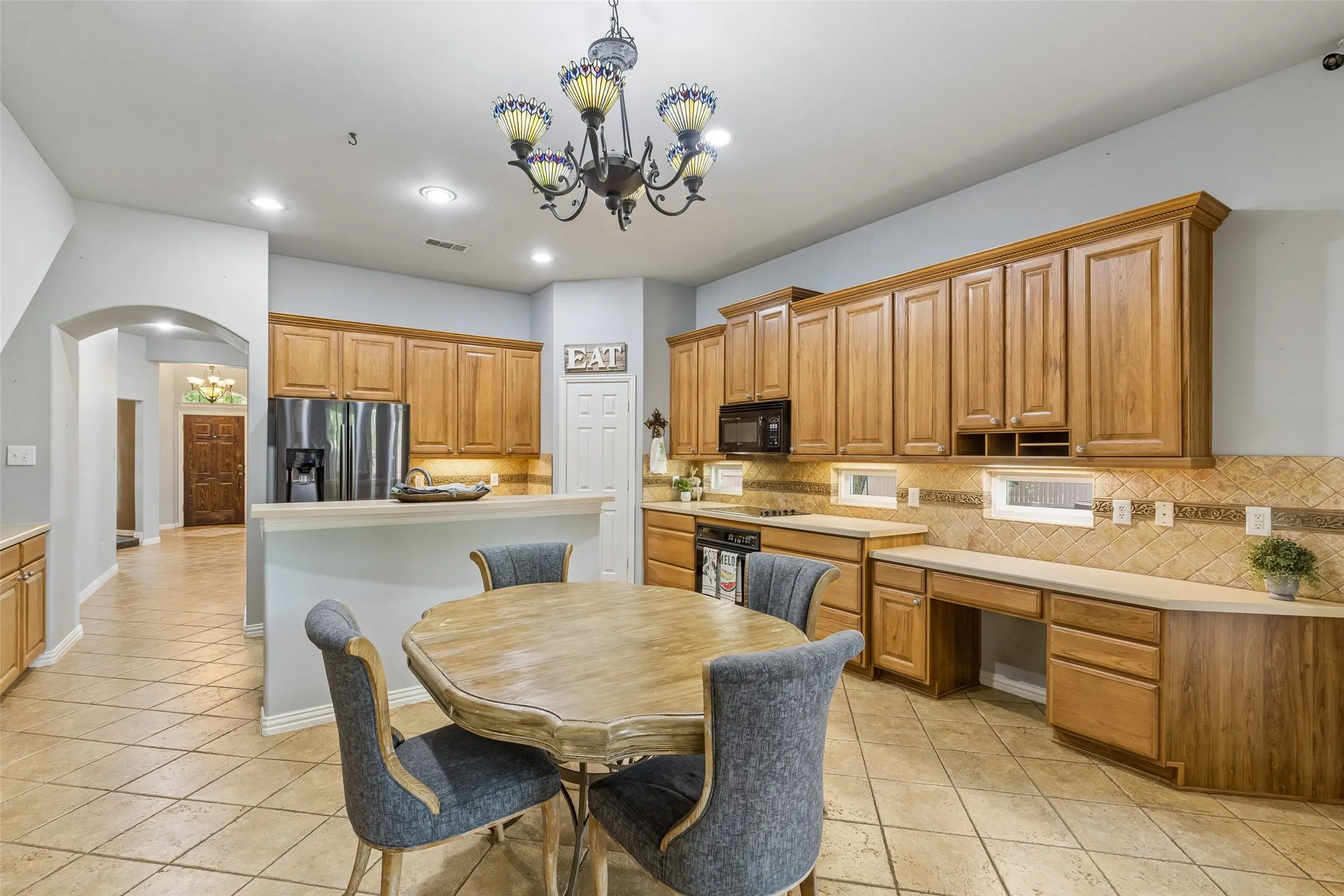 Single Family Residence For Sale in Denton County , 10198 Wheat Ridge Drive, Frisco, Texas 75033, 5 Bedroom, 3 Bathroom, 2 Garage spaces, 2,754 Sqft, built in 2001, mls#21347238, Real Estate Agent in Frisco, Homes For Sale in Denton county, Homes For Sale in Frisco, Realtor in Frisco Texas, Real Estate Brokerage Independent Realty Texas, Luminita Cordes Realtor