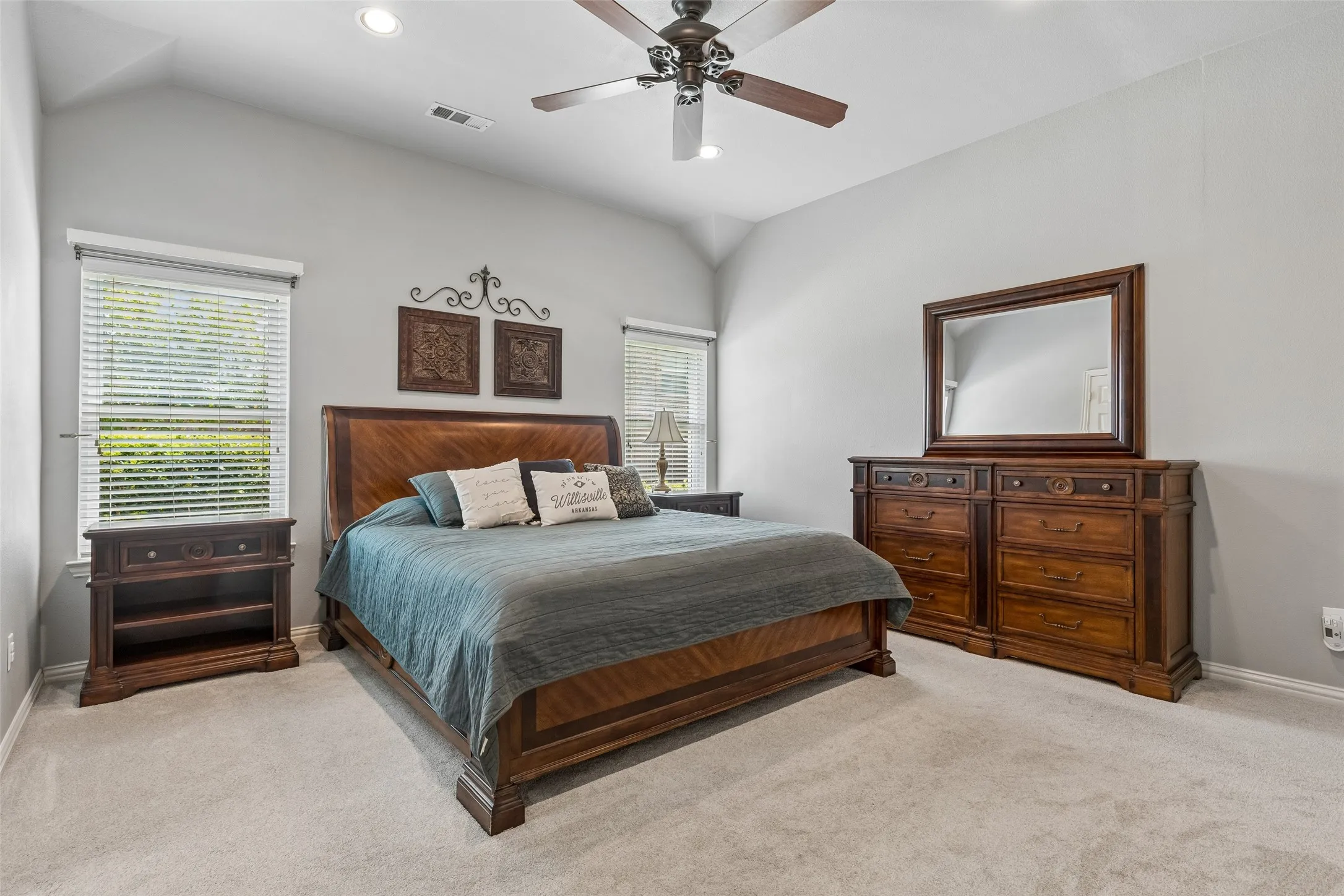 Single Family Residence For Sale in Denton County , 10198 Wheat Ridge Drive, Frisco, Texas 75033, 5 Bedroom, 3 Bathroom, 2 Garage spaces, 2,754 Sqft, built in 2001, mls#21347238, Real Estate Agent in Frisco, Homes For Sale in Denton county, Homes For Sale in Frisco, Realtor in Frisco Texas, Real Estate Brokerage Independent Realty Texas, Luminita Cordes Realtor