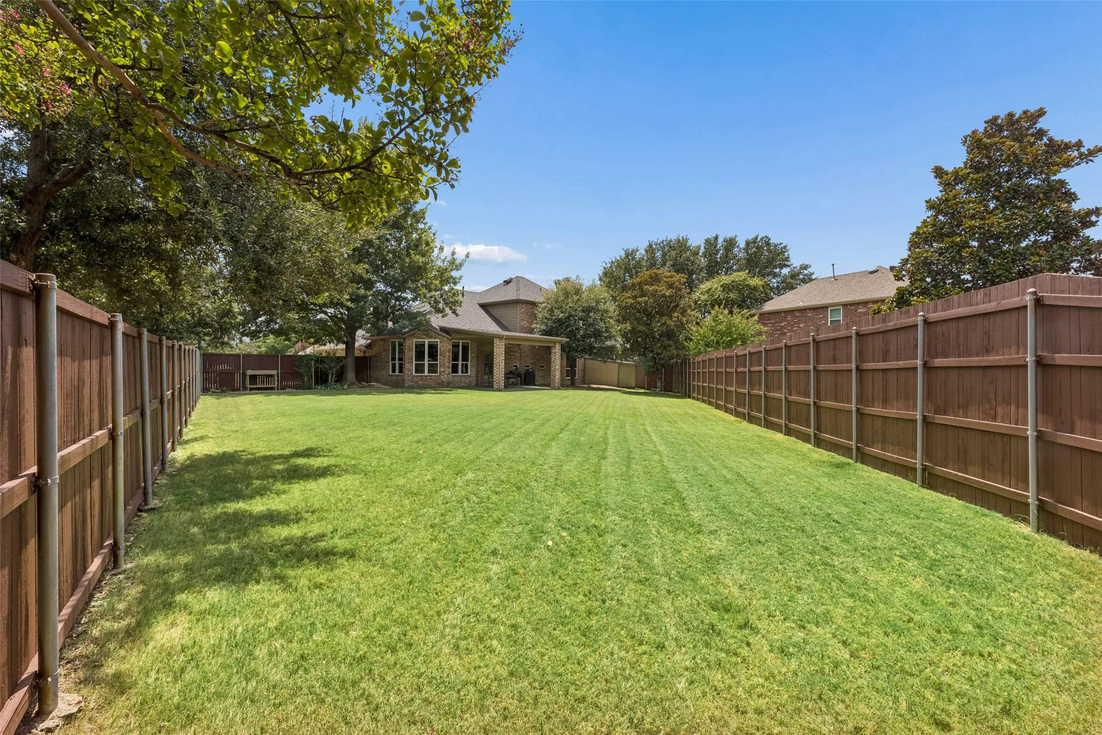 Single Family Residence For Sale in Denton County , 10198 Wheat Ridge Drive, Frisco, Texas 75033, 5 Bedroom, 3 Bathroom, 2 Garage spaces, 2,754 Sqft, built in 2001, mls#21347238, Real Estate Agent in Frisco, Homes For Sale in Denton county, Homes For Sale in Frisco, Realtor in Frisco Texas, Real Estate Brokerage Independent Realty Texas, Luminita Cordes Realtor