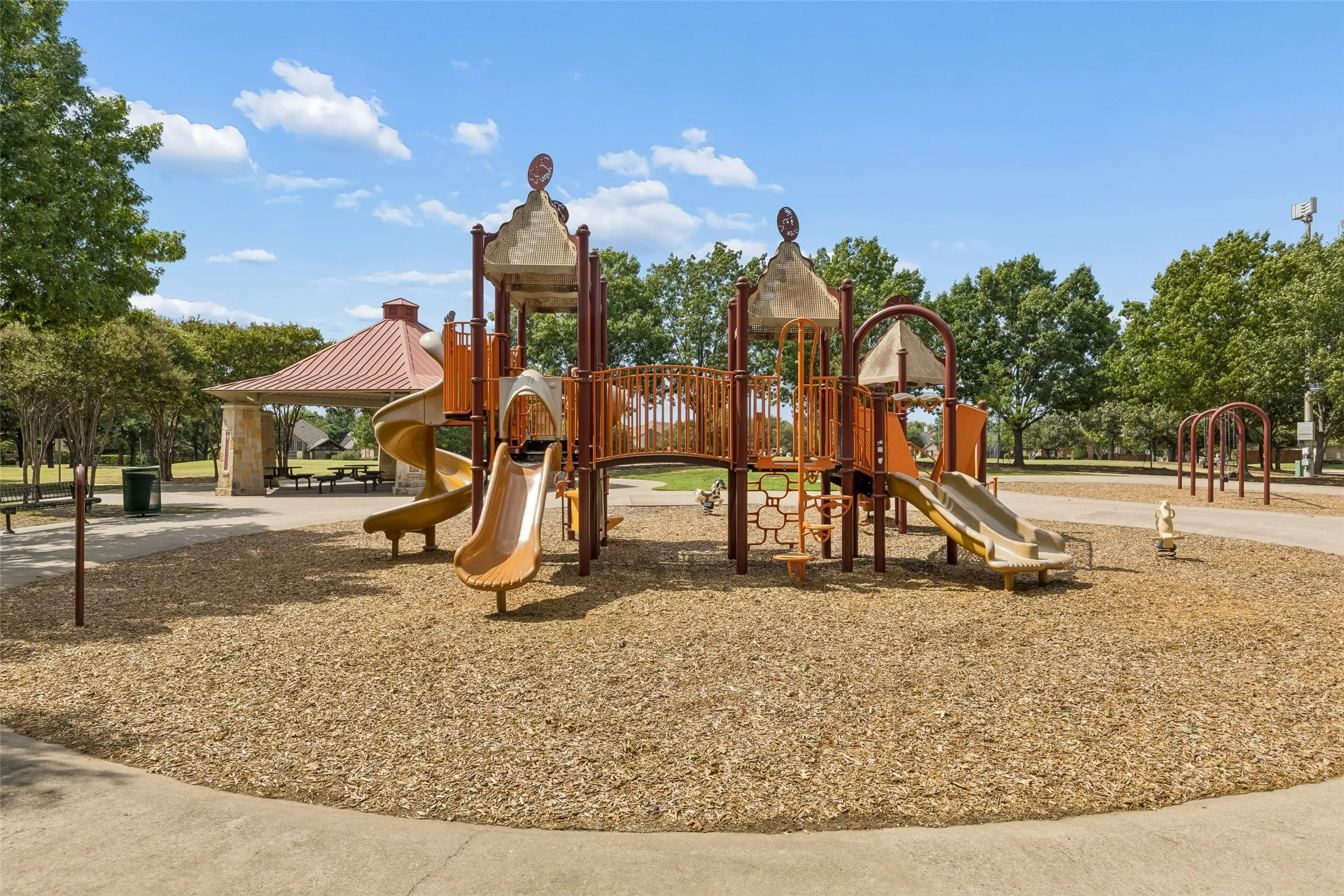 Single Family Residence For Sale in Denton County , 10198 Wheat Ridge Drive, Frisco, Texas 75033, 5 Bedroom, 3 Bathroom, 2 Garage spaces, 2,754 Sqft, built in 2001, mls#21347238, Real Estate Agent in Frisco, Homes For Sale in Denton county, Homes For Sale in Frisco, Realtor in Frisco Texas, Real Estate Brokerage Independent Realty Texas, Luminita Cordes Realtor
