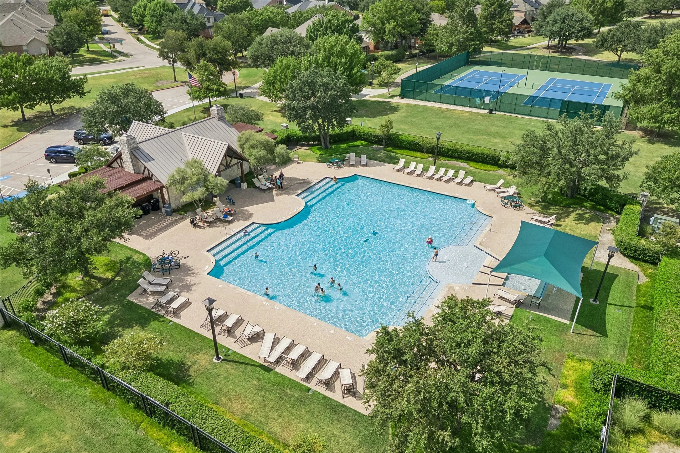 Single Family Residence For Sale in Denton County , 10198 Wheat Ridge Drive, Frisco, Texas 75033, 5 Bedroom, 3 Bathroom, 2 Garage spaces, 2,754 Sqft, built in 2001, mls#21347238, Real Estate Agent in Frisco, Homes For Sale in Denton county, Homes For Sale in Frisco, Realtor in Frisco Texas, Real Estate Brokerage Independent Realty Texas, Luminita Cordes Realtor