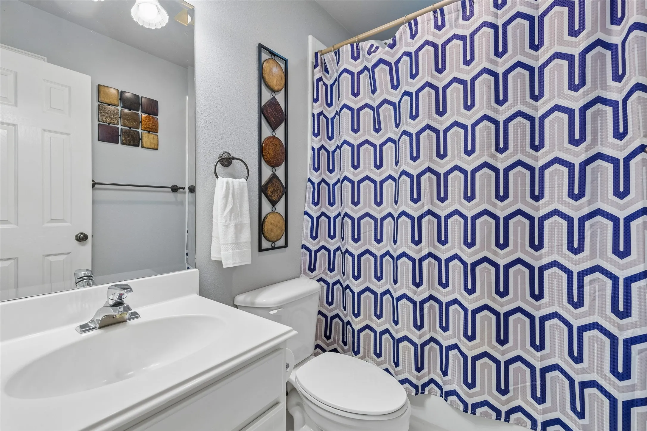 Single Family Residence For Sale in Denton County , 10198 Wheat Ridge Drive, Frisco, Texas 75033, 5 Bedroom, 3 Bathroom, 2 Garage spaces, 2,754 Sqft, built in 2001, mls#21347238, Real Estate Agent in Frisco, Homes For Sale in Denton county, Homes For Sale in Frisco, Realtor in Frisco Texas, Real Estate Brokerage Independent Realty Texas, Luminita Cordes Realtor
