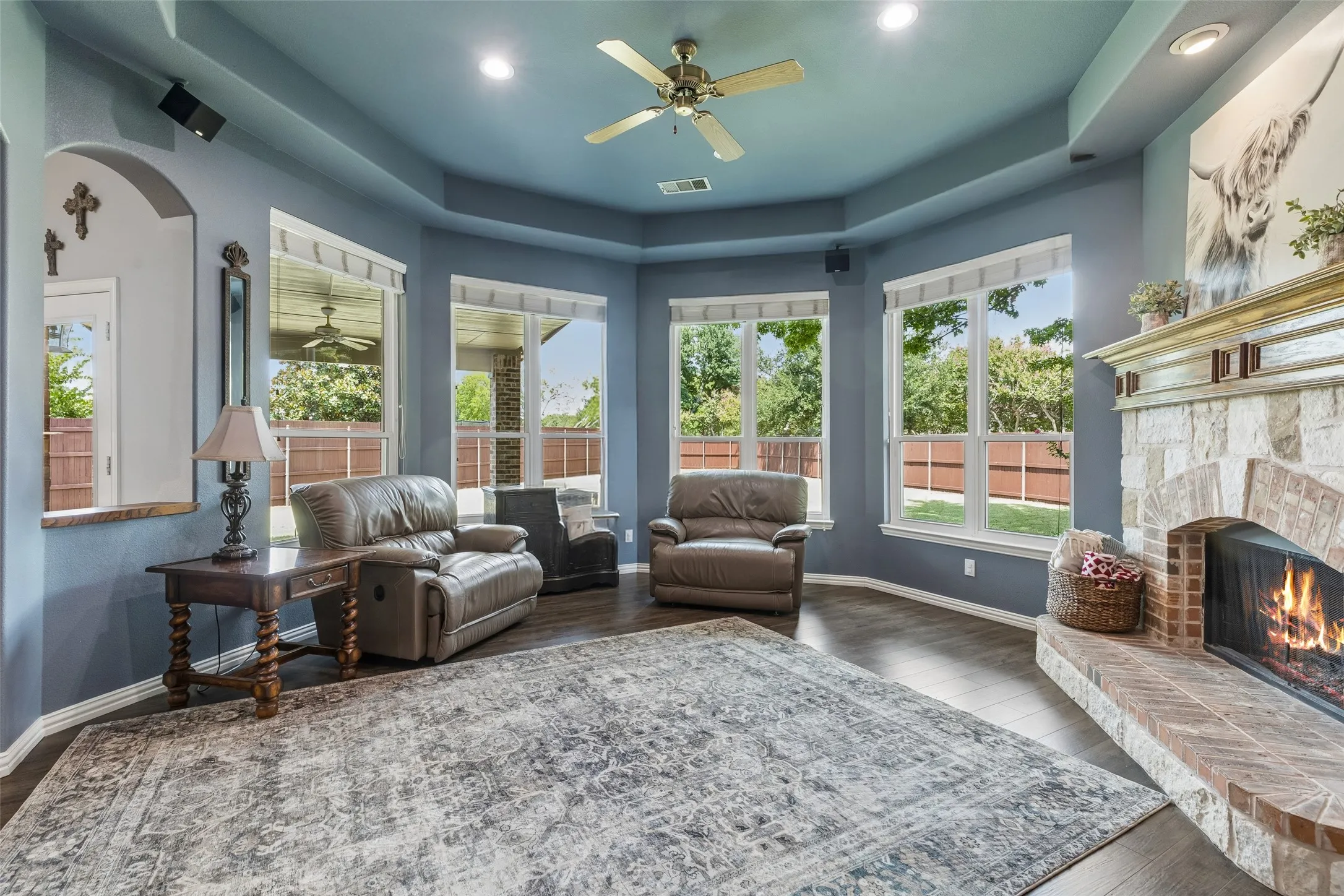 Single Family Residence For Sale in Denton County , 10198 Wheat Ridge Drive, Frisco, Texas 75033, 5 Bedroom, 3 Bathroom, 2 Garage spaces, 2,754 Sqft, built in 2001, mls#21347238, Real Estate Agent in Frisco, Homes For Sale in Denton county, Homes For Sale in Frisco, Realtor in Frisco Texas, Real Estate Brokerage Independent Realty Texas, Luminita Cordes Realtor