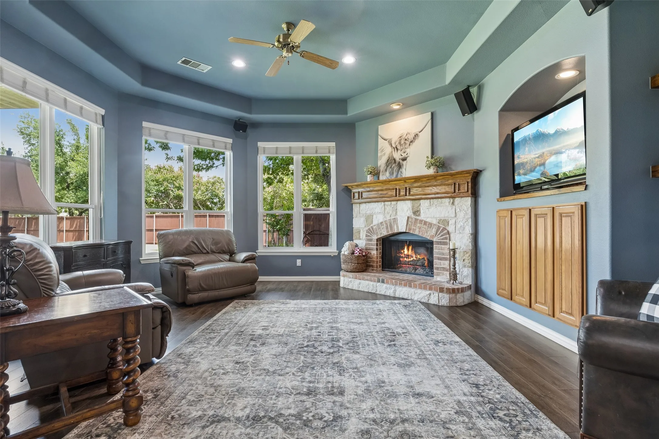 Single Family Residence For Sale in Denton County , 10198 Wheat Ridge Drive, Frisco, Texas 75033, 5 Bedroom, 3 Bathroom, 2 Garage spaces, 2,754 Sqft, built in 2001, mls#21347238, Real Estate Agent in Frisco, Homes For Sale in Denton county, Homes For Sale in Frisco, Realtor in Frisco Texas, Real Estate Brokerage Independent Realty Texas, Luminita Cordes Realtor