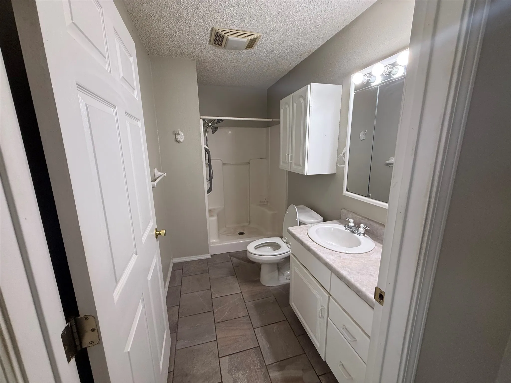 Single Family Residence For Sale in Tarrant County , 406 Marsha Street, Keller, Texas 76248, 3 Bedroom, 2 Bathroom, 2 Garage spaces, 1,653 Sqft, built in 1977, mls#21353358, Real Estate Agent in Keller, Homes For Sale in Tarrant county, Homes For Sale in Keller, Realtor in Keller Texas, Real Estate Brokerage Independent Realty Texas, Luminita Cordes Realtor