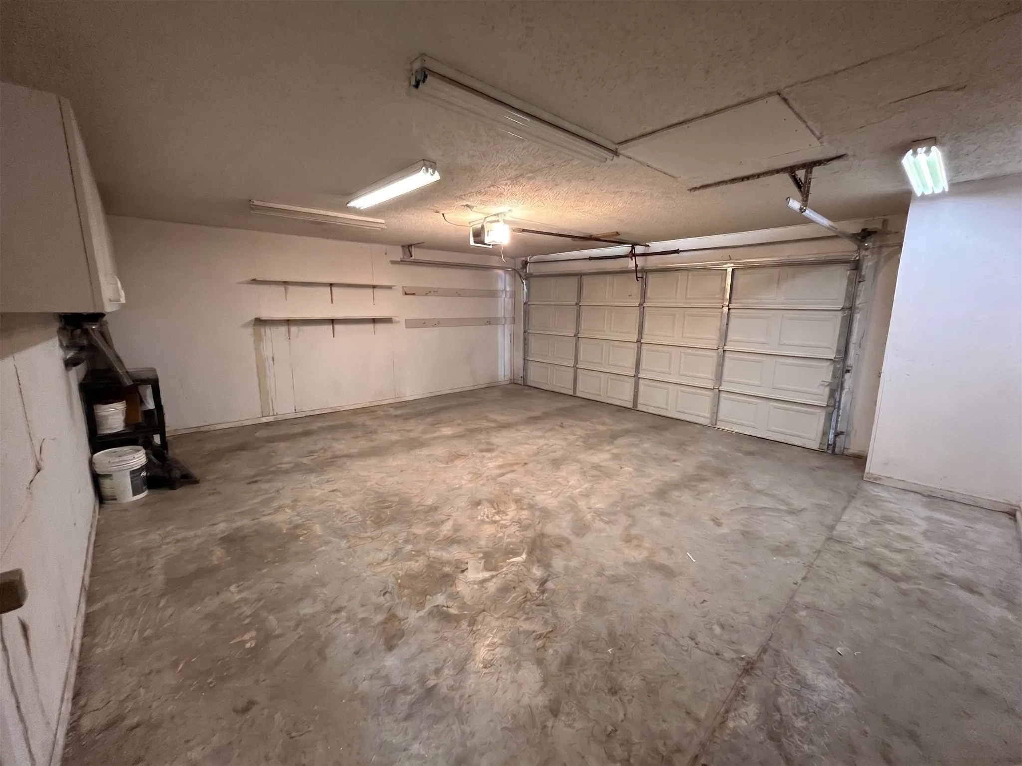 Single Family Residence For Sale in Tarrant County , 406 Marsha Street, Keller, Texas 76248, 3 Bedroom, 2 Bathroom, 2 Garage spaces, 1,653 Sqft, built in 1977, mls#21353358, Real Estate Agent in Keller, Homes For Sale in Tarrant county, Homes For Sale in Keller, Realtor in Keller Texas, Real Estate Brokerage Independent Realty Texas, Luminita Cordes Realtor