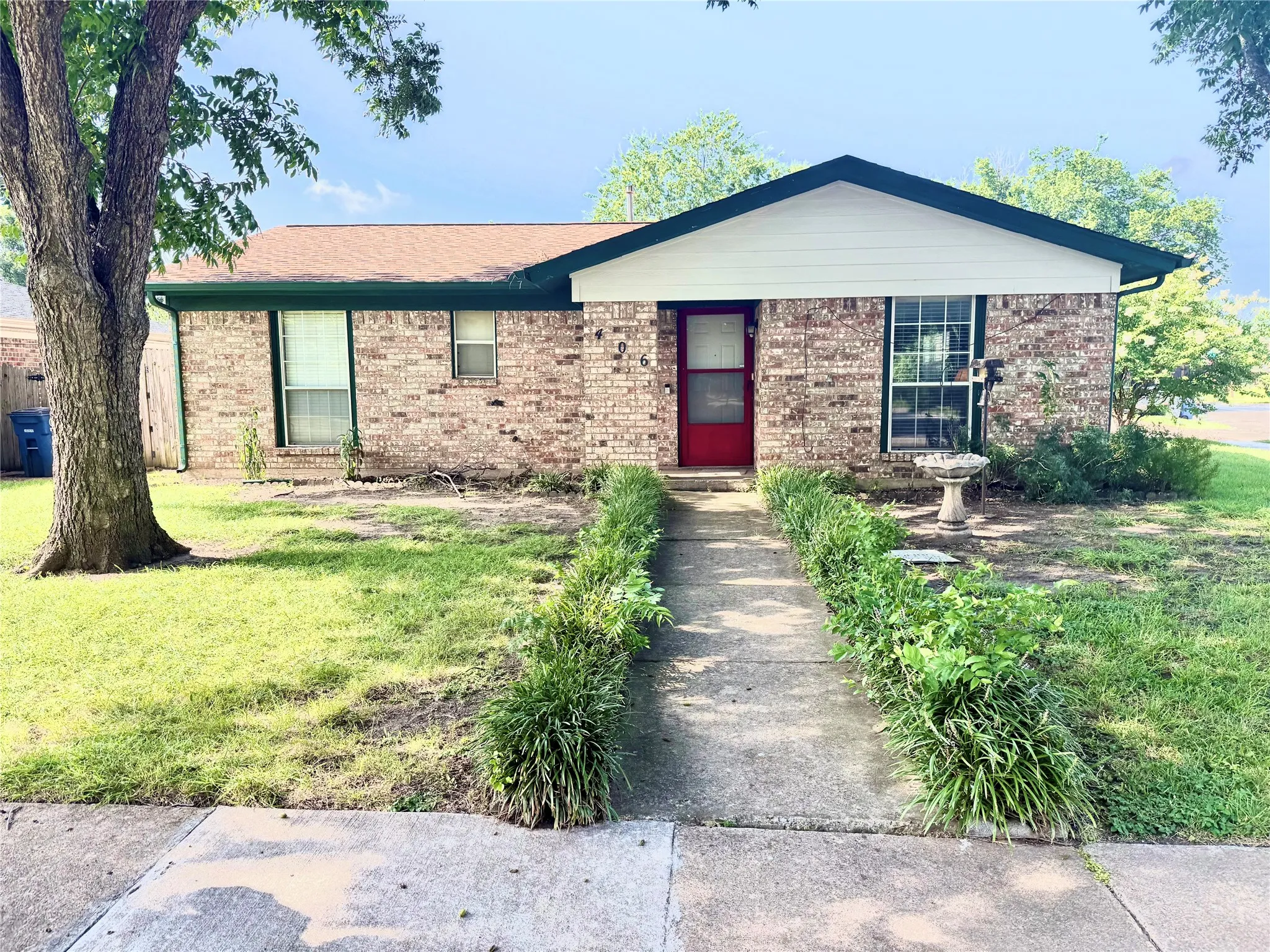 Single Family Residence For Sale in Tarrant County , 406 Marsha Street, Keller, Texas 76248, 3 Bedroom, 2 Bathroom, 2 Garage spaces, 1,653 Sqft, built in 1977, mls#21353358, Real Estate Agent in Keller, Homes For Sale in Tarrant county, Homes For Sale in Keller, Realtor in Keller Texas, Real Estate Brokerage Independent Realty Texas, Luminita Cordes Realtor
