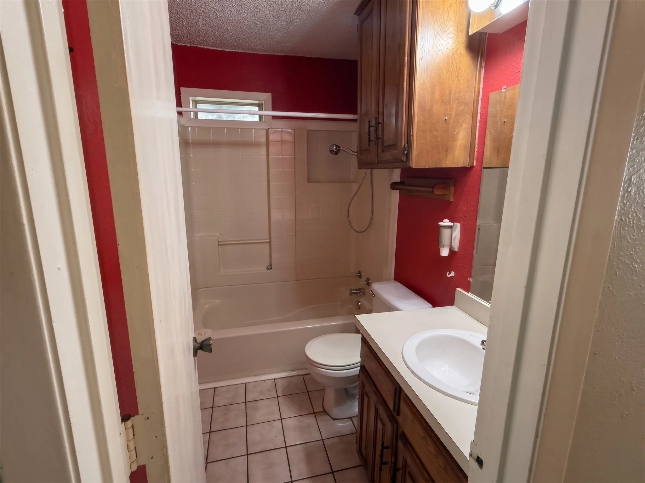 Single Family Residence For Sale in Tarrant County , 406 Marsha Street, Keller, Texas 76248, 3 Bedroom, 2 Bathroom, 2 Garage spaces, 1,653 Sqft, built in 1977, mls#21353358, Real Estate Agent in Keller, Homes For Sale in Tarrant county, Homes For Sale in Keller, Realtor in Keller Texas, Real Estate Brokerage Independent Realty Texas, Luminita Cordes Realtor