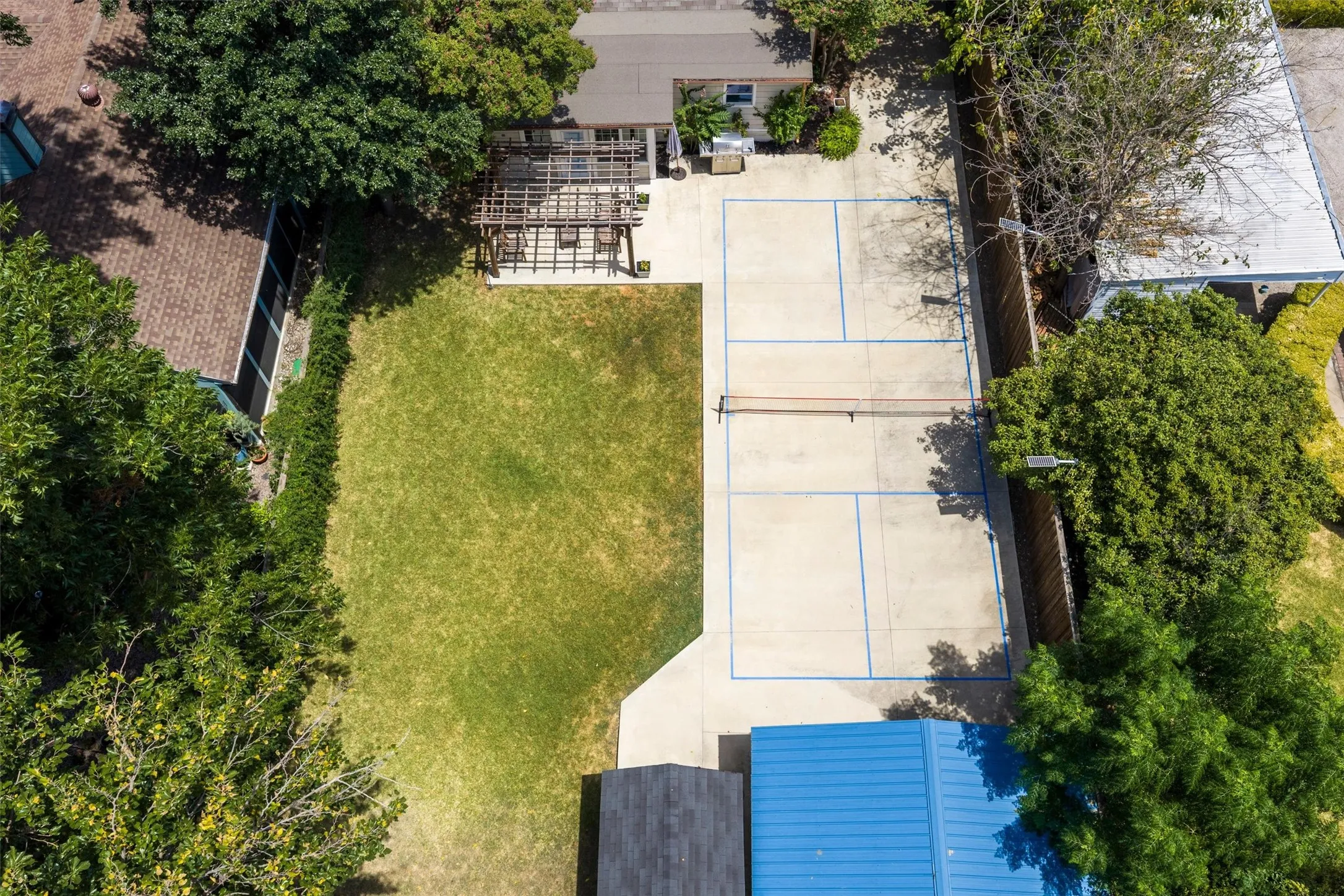 Single Family Residence For Sale in Dallas County , 5223 Denton Drive, Dallas, Texas 75235, 3 Bedroom, 2 Bathroom, Garage spaces, 1,845 Sqft, built in 1945, mls#21353129, Real Estate Agent in Dallas, Homes For Sale in Dallas county, Homes For Sale in Dallas, Realtor in Dallas Texas, Real Estate Brokerage Independent Realty Texas, Luminita Cordes Realtor