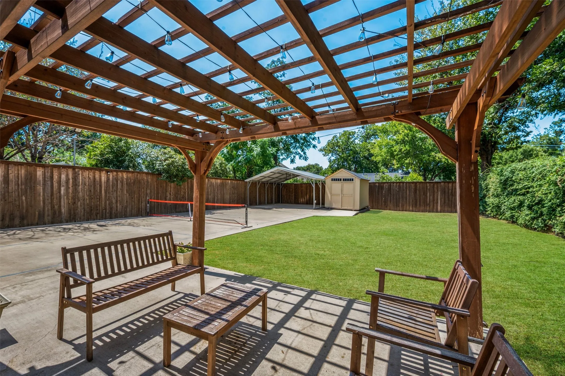 Single Family Residence For Sale in Dallas County , 5223 Denton Drive, Dallas, Texas 75235, 3 Bedroom, 2 Bathroom, Garage spaces, 1,845 Sqft, built in 1945, mls#21353129, Real Estate Agent in Dallas, Homes For Sale in Dallas county, Homes For Sale in Dallas, Realtor in Dallas Texas, Real Estate Brokerage Independent Realty Texas, Luminita Cordes Realtor