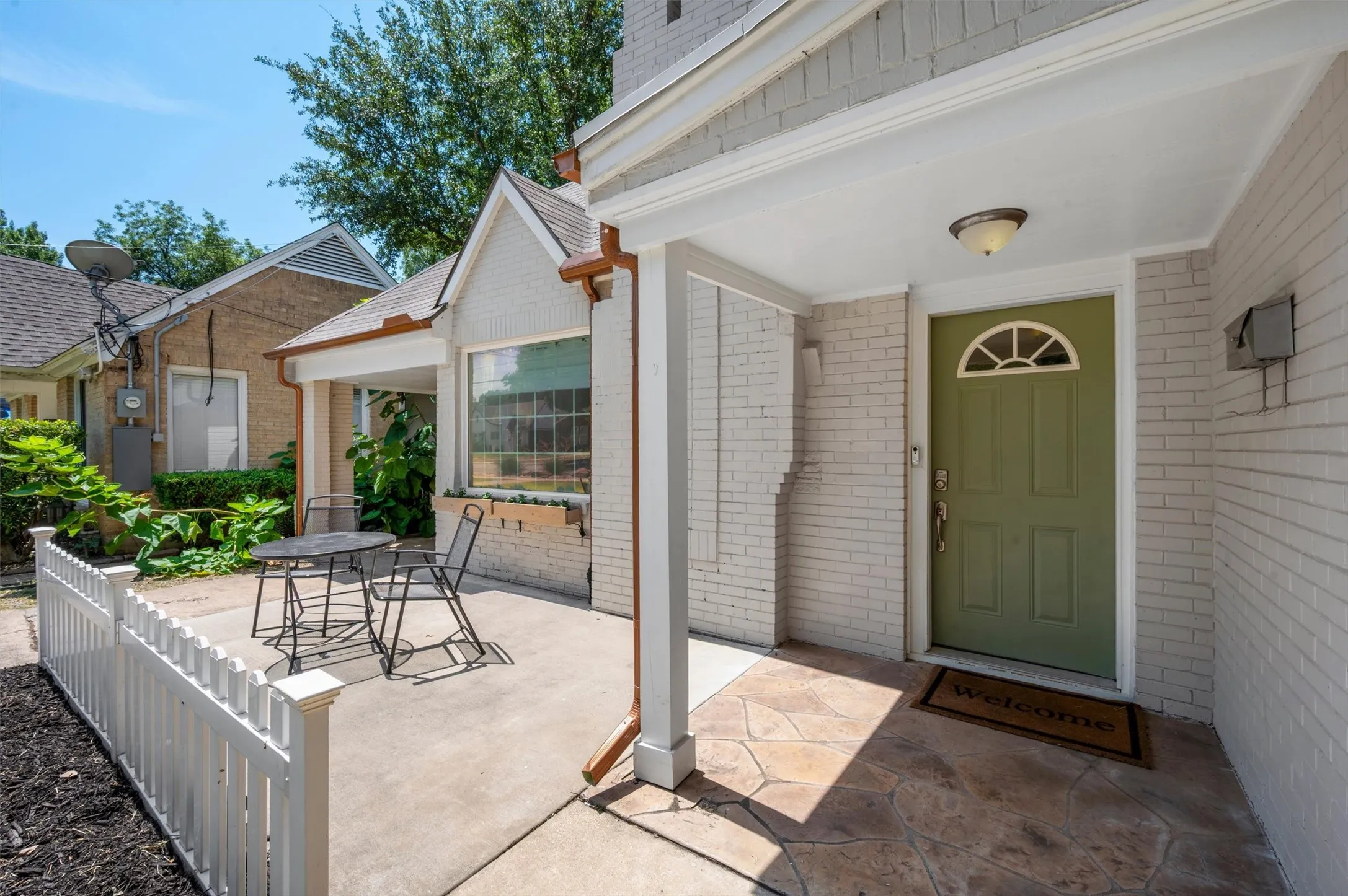 Single Family Residence For Sale in Dallas County , 5223 Denton Drive, Dallas, Texas 75235, 3 Bedroom, 2 Bathroom, Garage spaces, 1,845 Sqft, built in 1945, mls#21353129, Real Estate Agent in Dallas, Homes For Sale in Dallas county, Homes For Sale in Dallas, Realtor in Dallas Texas, Real Estate Brokerage Independent Realty Texas, Luminita Cordes Realtor