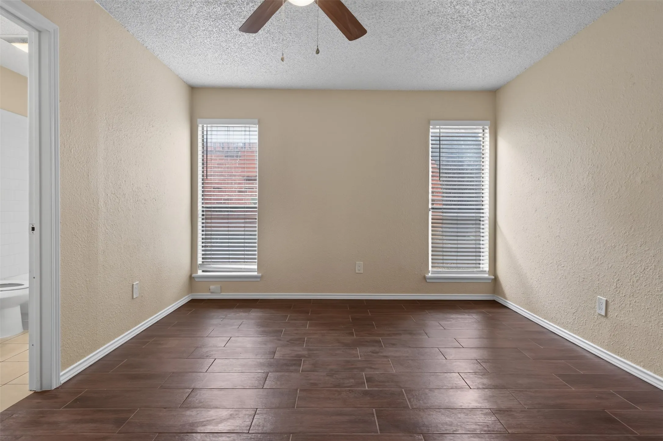 Single Family Residence For Rent in Tarrant County , 1117 Blue Carriage Lane N, Fort Worth, Texas 76120, 3 Bedroom, 2 Bathroom, 2 Garage spaces, 1,341 Sqft, built in 1978, mls#21353367, Real Estate Agent in Fort Worth, Homes For Rent in Tarrant county, Homes For Rent in Fort Worth, Realtor in Fort Worth Texas, Real Estate Brokerage Independent Realty Texas, Luminita Cordes Realtor