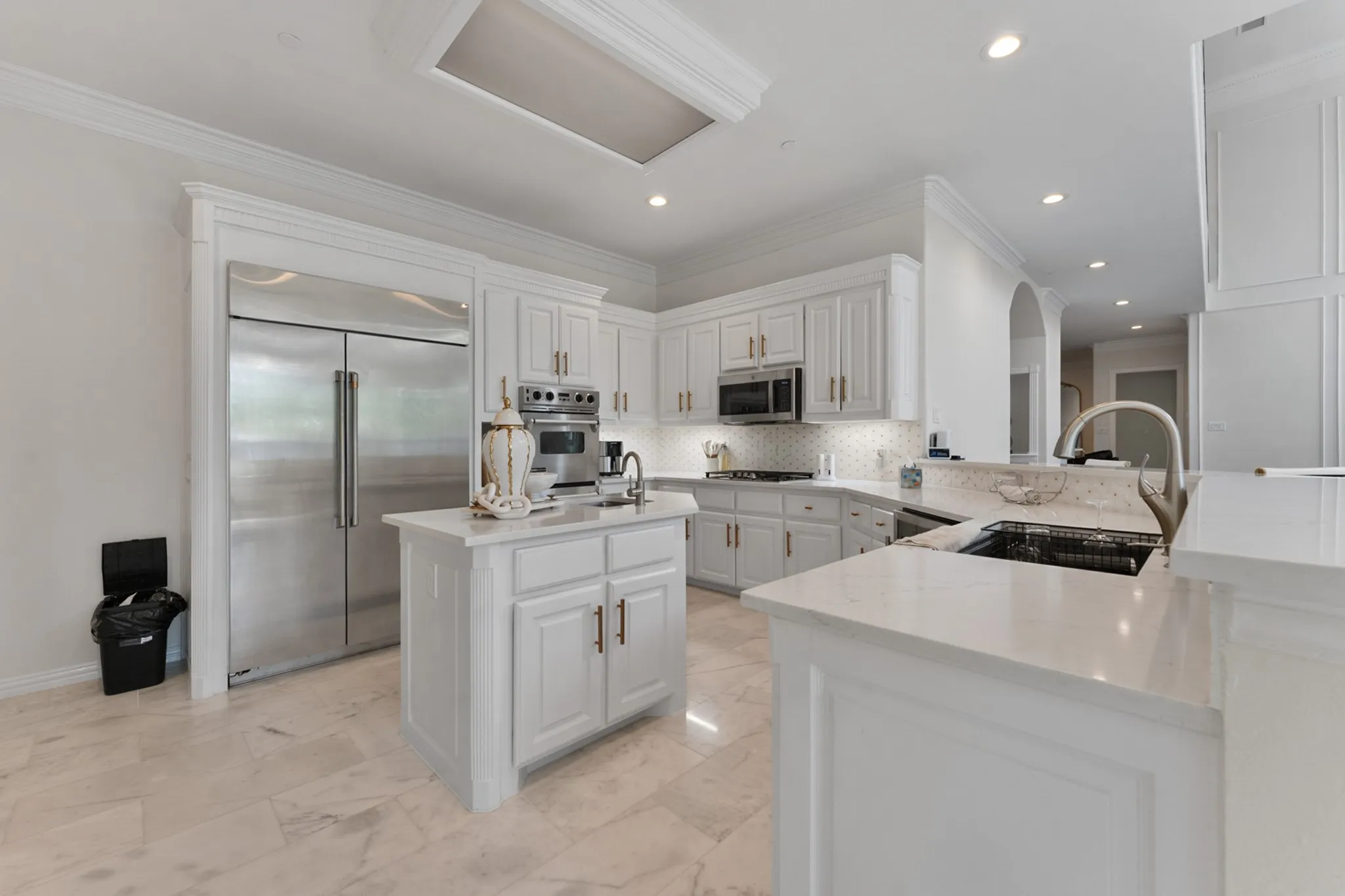 Single Family Residence For Sale in Dallas County , 307 Meadow Drive, Sunnyvale, Texas 75182, 6 Bedroom, 6 Bathroom, 3 Garage spaces, 6,238 Sqft, built in 1997, mls#21351886, Real Estate Agent in Sunnyvale, Homes For Sale in Dallas county, Homes For Sale in Sunnyvale, Realtor in Sunnyvale Texas, Real Estate Brokerage Independent Realty Texas, Luminita Cordes Realtor