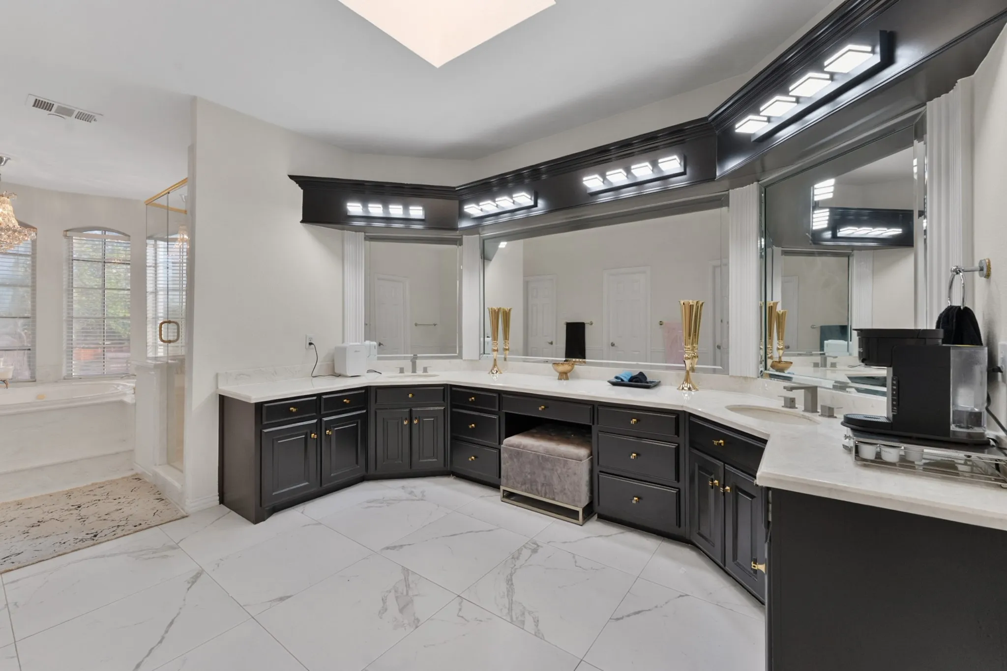 Single Family Residence For Sale in Dallas County , 307 Meadow Drive, Sunnyvale, Texas 75182, 6 Bedroom, 6 Bathroom, 3 Garage spaces, 6,238 Sqft, built in 1997, mls#21351886, Real Estate Agent in Sunnyvale, Homes For Sale in Dallas county, Homes For Sale in Sunnyvale, Realtor in Sunnyvale Texas, Real Estate Brokerage Independent Realty Texas, Luminita Cordes Realtor