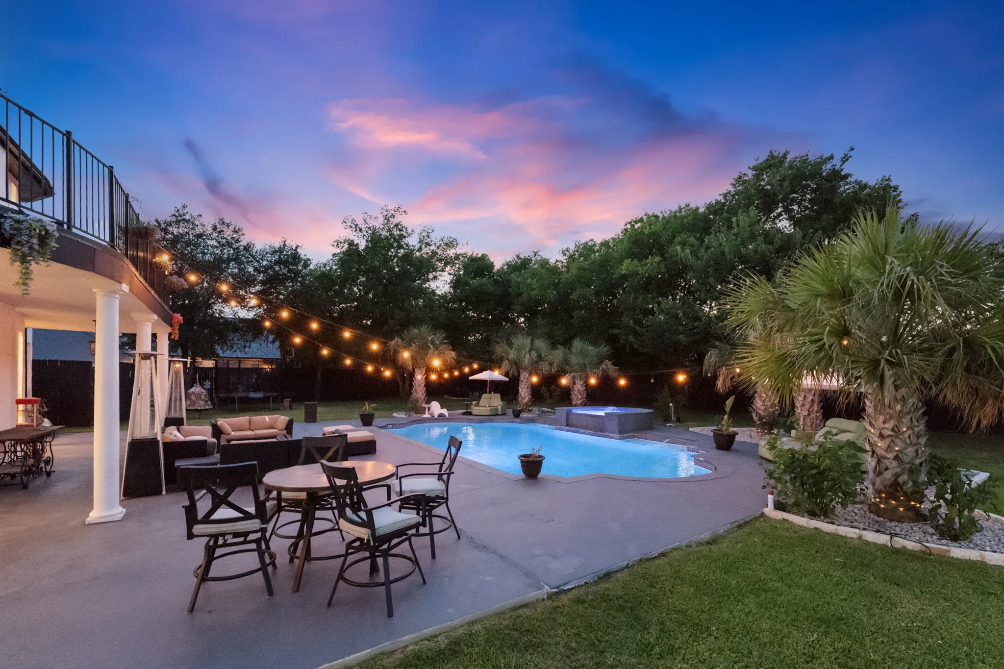 Single Family Residence For Sale in Dallas County , 307 Meadow Drive, Sunnyvale, Texas 75182, 6 Bedroom, 6 Bathroom, 3 Garage spaces, 6,238 Sqft, built in 1997, mls#21351886, Real Estate Agent in Sunnyvale, Homes For Sale in Dallas county, Homes For Sale in Sunnyvale, Realtor in Sunnyvale Texas, Real Estate Brokerage Independent Realty Texas, Luminita Cordes Realtor
