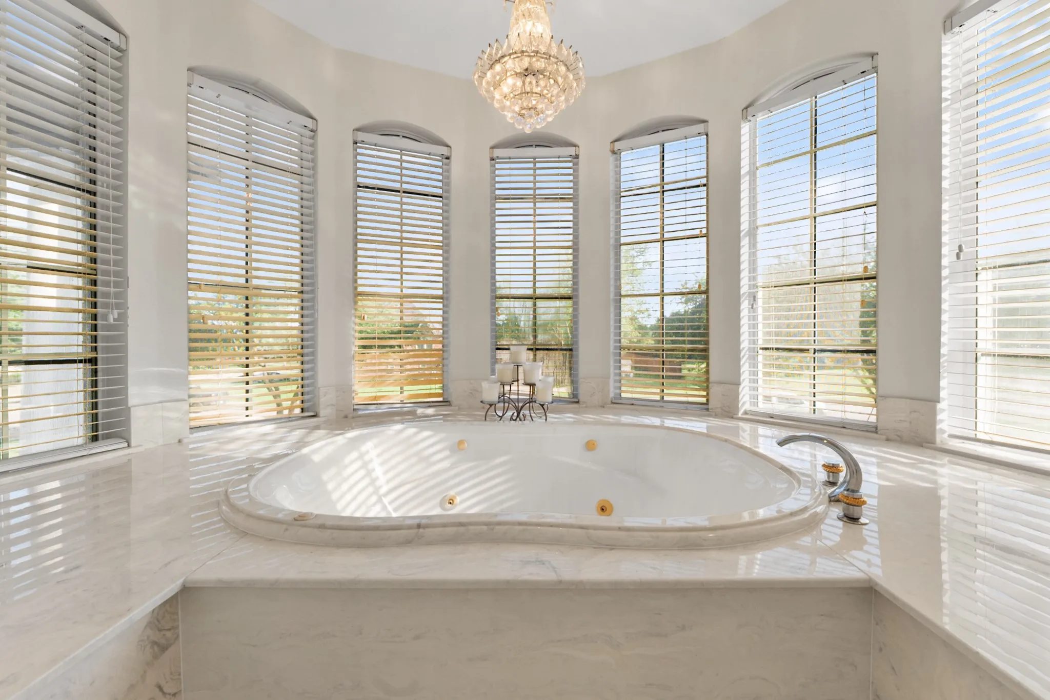 Single Family Residence For Sale in Dallas County , 307 Meadow Drive, Sunnyvale, Texas 75182, 6 Bedroom, 6 Bathroom, 3 Garage spaces, 6,238 Sqft, built in 1997, mls#21351886, Real Estate Agent in Sunnyvale, Homes For Sale in Dallas county, Homes For Sale in Sunnyvale, Realtor in Sunnyvale Texas, Real Estate Brokerage Independent Realty Texas, Luminita Cordes Realtor