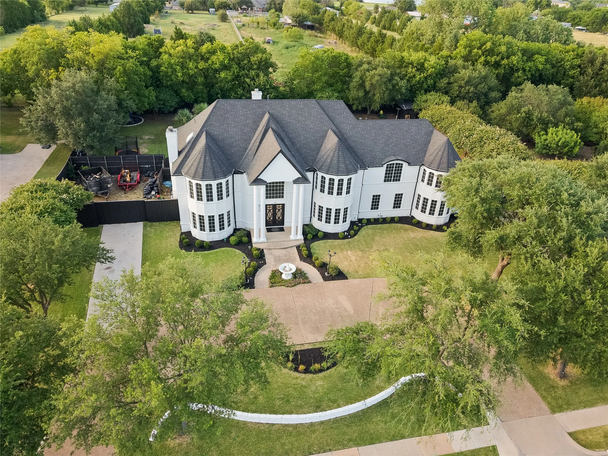 Single Family Residence For Sale in Dallas County , 307 Meadow Drive, Sunnyvale, Texas 75182, 6 Bedroom, 6 Bathroom, 3 Garage spaces, 6,238 Sqft, built in 1997, mls#21351886, Real Estate Agent in Sunnyvale, Homes For Sale in Dallas county, Homes For Sale in Sunnyvale, Realtor in Sunnyvale Texas, Real Estate Brokerage Independent Realty Texas, Luminita Cordes Realtor