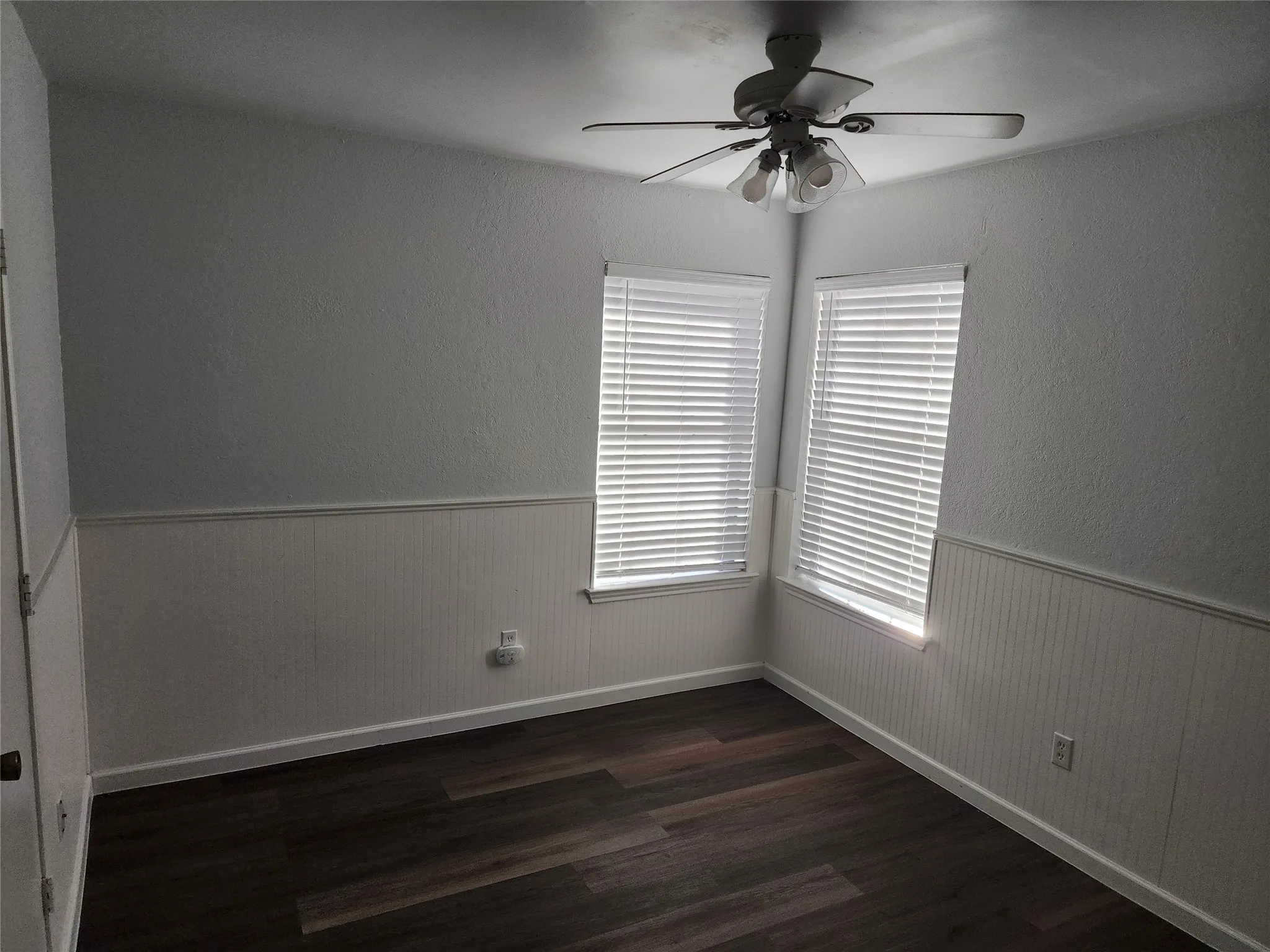 Single Family Residence For Rent in Tarrant County , 8240 Willis Lane, Watauga, Texas 76148, 3 Bedroom, 2 Bathroom, 2 Garage spaces, 1,461 Sqft, built in 1986, mls#21353371, Real Estate Agent in Watauga, Homes For Rent in Tarrant county, Homes For Rent in Watauga, Realtor in Watauga Texas, Real Estate Brokerage Independent Realty Texas, Luminita Cordes Realtor