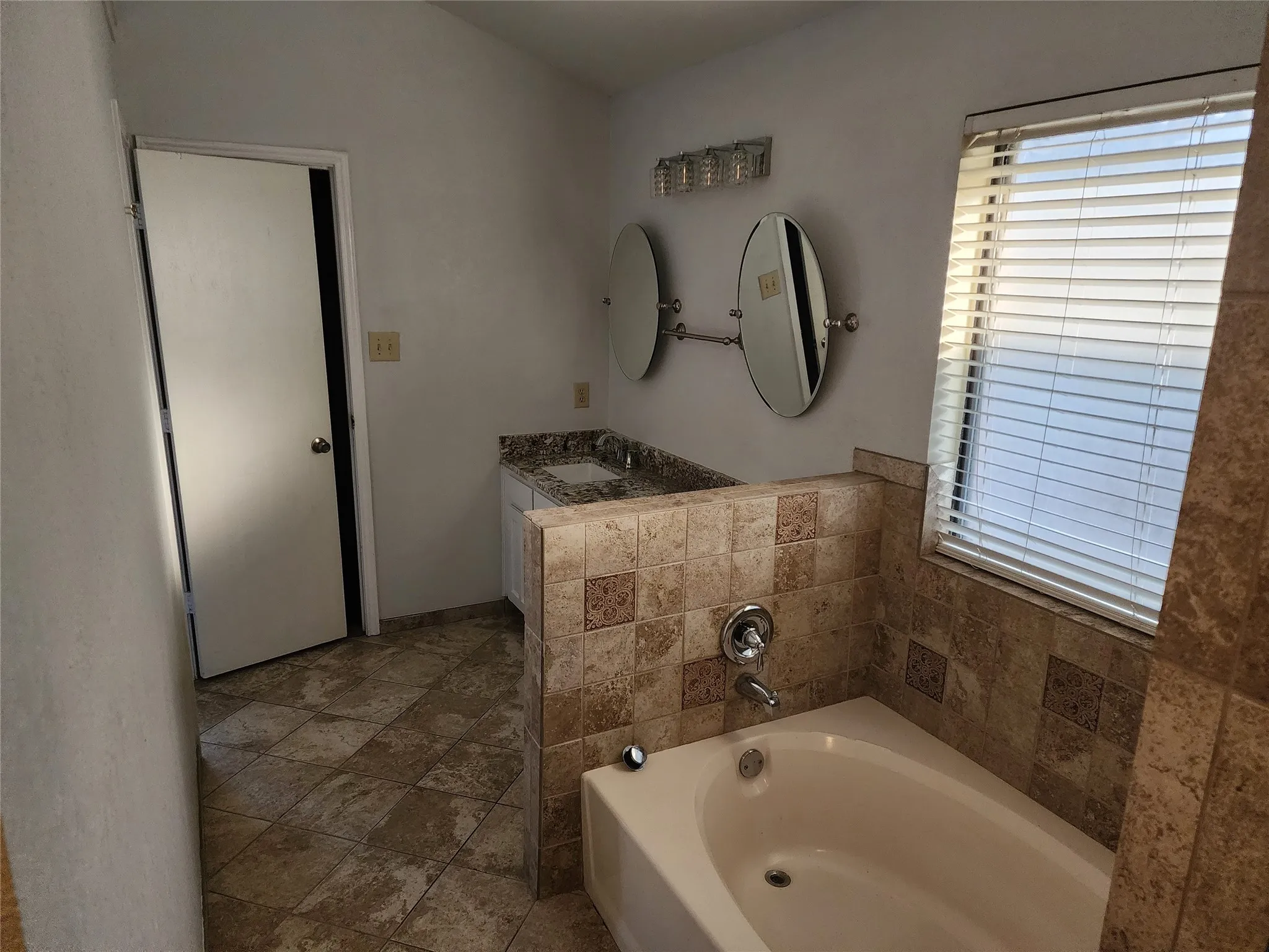 Single Family Residence For Rent in Tarrant County , 8240 Willis Lane, Watauga, Texas 76148, 3 Bedroom, 2 Bathroom, 2 Garage spaces, 1,461 Sqft, built in 1986, mls#21353371, Real Estate Agent in Watauga, Homes For Rent in Tarrant county, Homes For Rent in Watauga, Realtor in Watauga Texas, Real Estate Brokerage Independent Realty Texas, Luminita Cordes Realtor