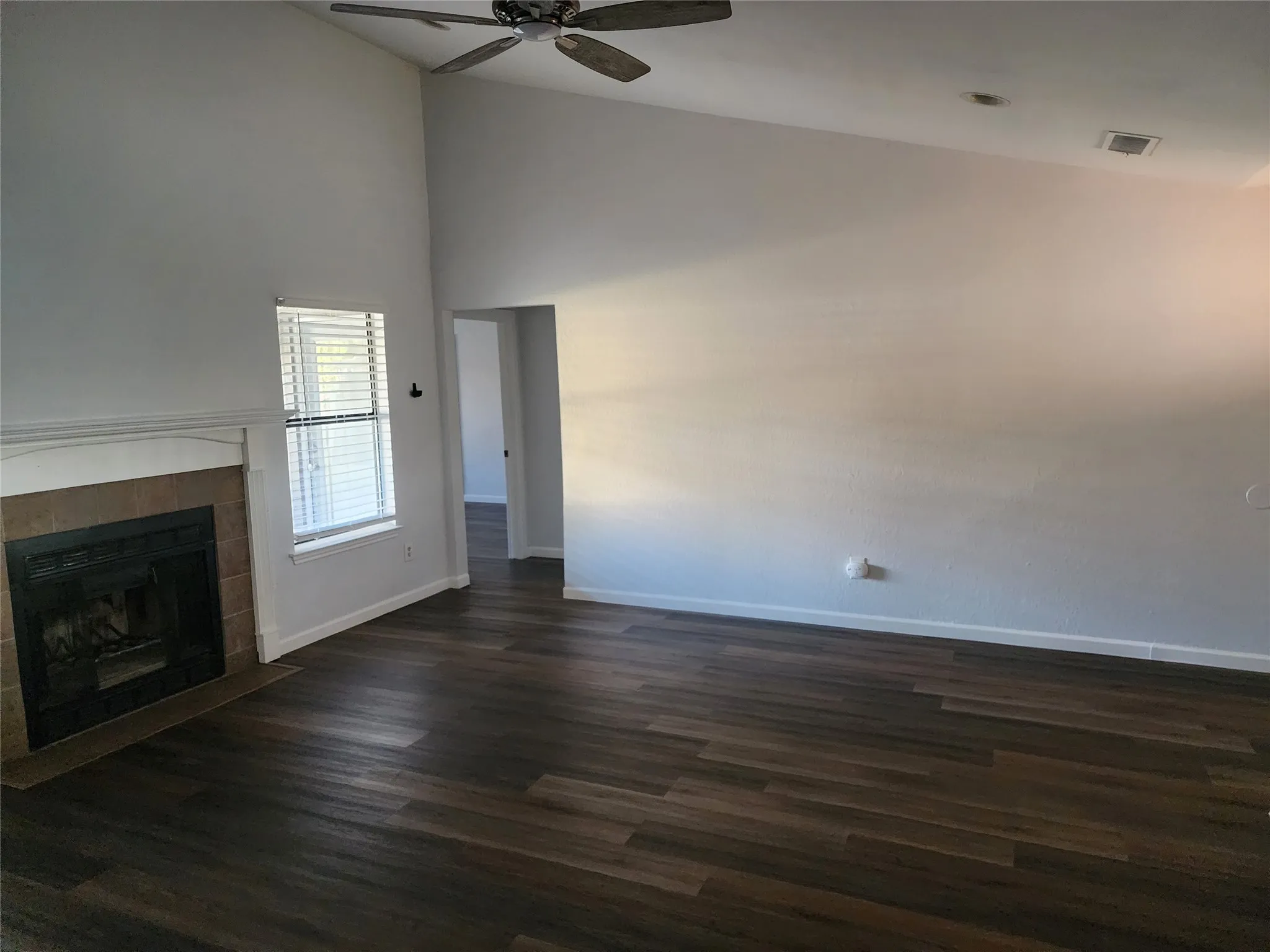 Single Family Residence For Rent in Tarrant County , 8240 Willis Lane, Watauga, Texas 76148, 3 Bedroom, 2 Bathroom, 2 Garage spaces, 1,461 Sqft, built in 1986, mls#21353371, Real Estate Agent in Watauga, Homes For Rent in Tarrant county, Homes For Rent in Watauga, Realtor in Watauga Texas, Real Estate Brokerage Independent Realty Texas, Luminita Cordes Realtor