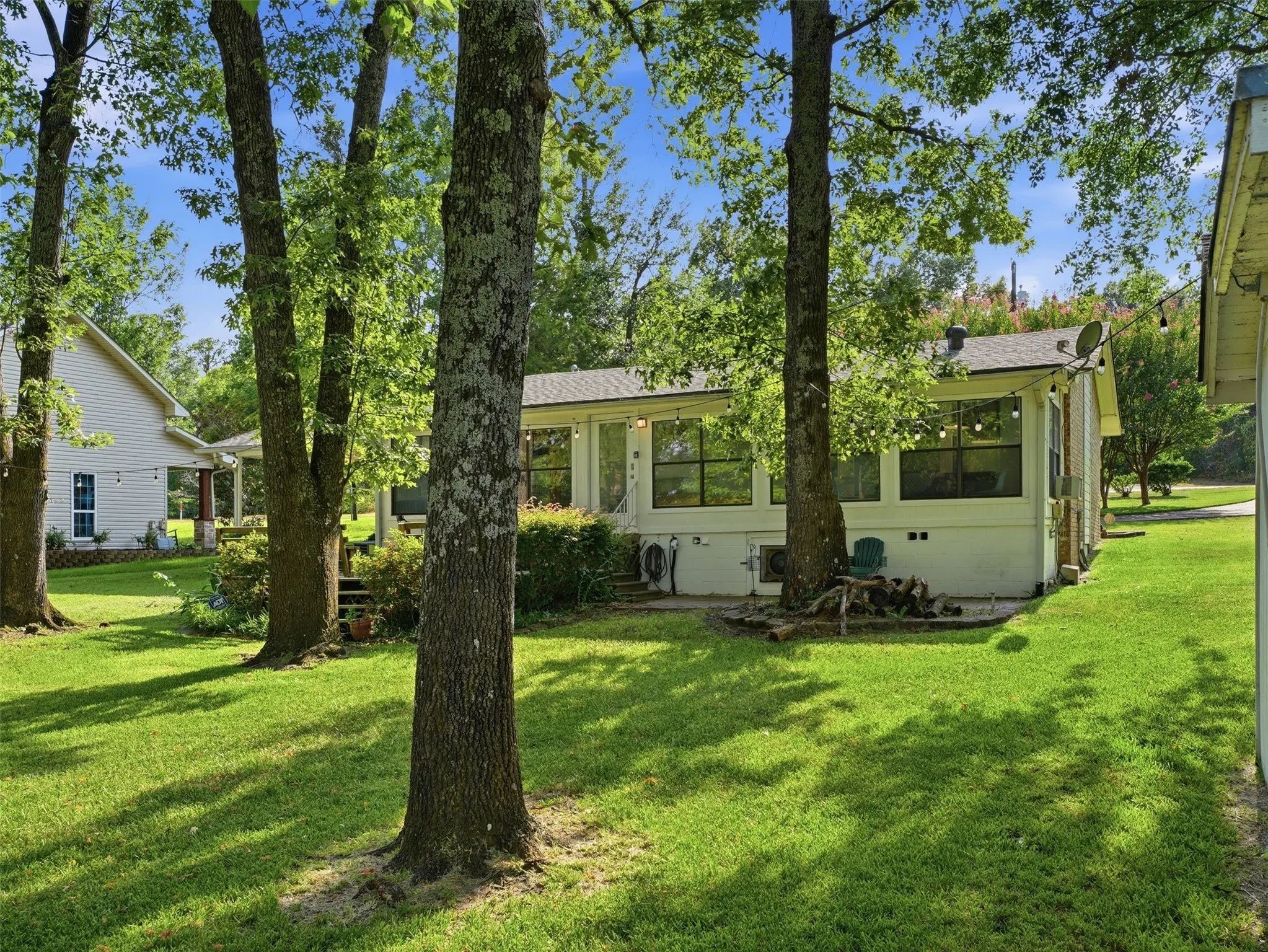 Single Family Residence For Sale in Wood County , 504 CR 2298, Mineola, Texas 75773, 3 Bedroom, 3 Bathroom, Garage spaces, 1,520 Sqft, built in 1970, mls#21352752, Real Estate Agent in Mineola, Homes For Sale in Wood county, Homes For Sale in Mineola, Realtor in Mineola Texas, Real Estate Brokerage Independent Realty Texas, Luminita Cordes Realtor