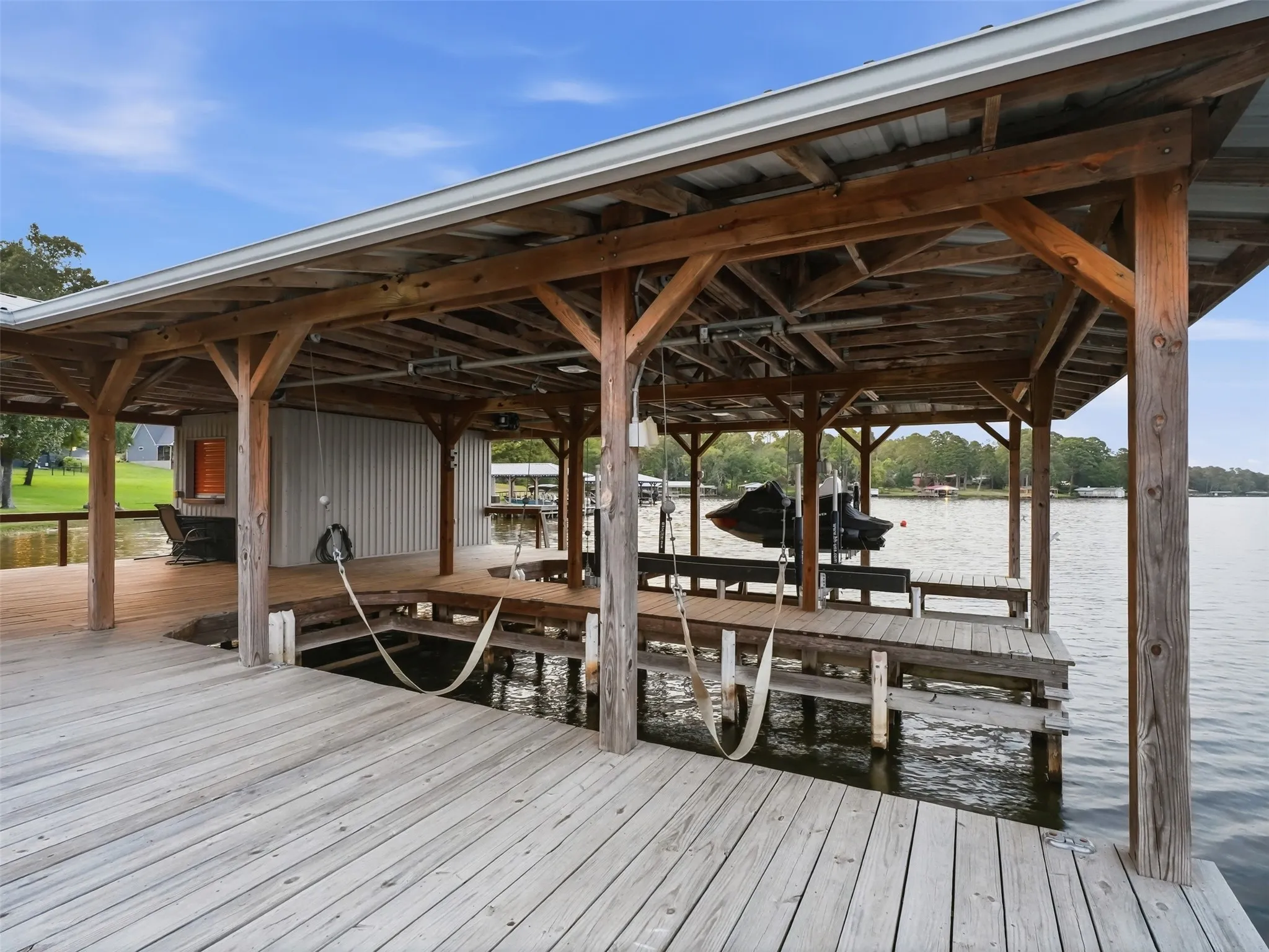 Single Family Residence For Sale in Wood County , 504 CR 2298, Mineola, Texas 75773, 3 Bedroom, 3 Bathroom, Garage spaces, 1,520 Sqft, built in 1970, mls#21352752, Real Estate Agent in Mineola, Homes For Sale in Wood county, Homes For Sale in Mineola, Realtor in Mineola Texas, Real Estate Brokerage Independent Realty Texas, Luminita Cordes Realtor