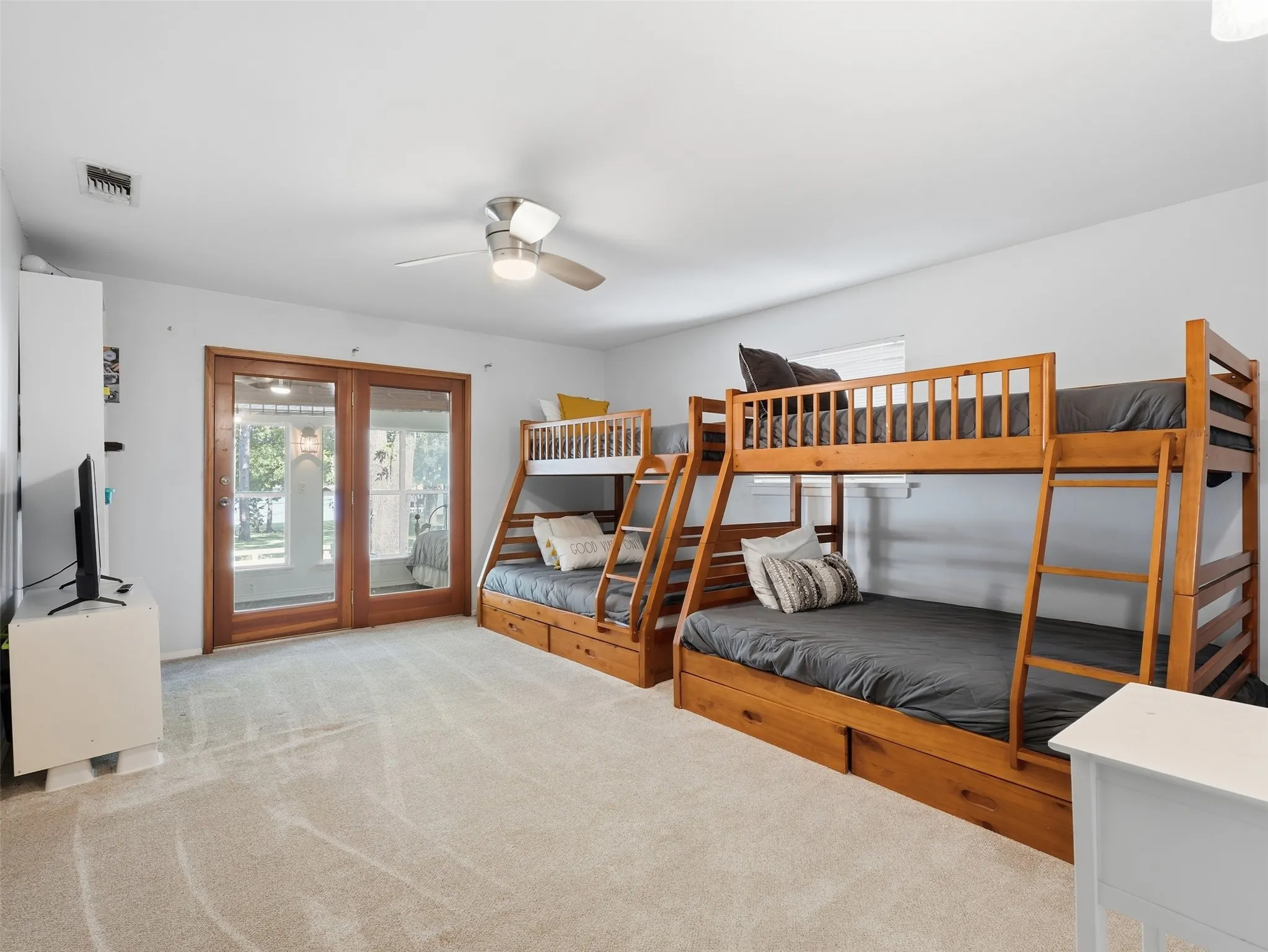 Single Family Residence For Sale in Wood County , 504 CR 2298, Mineola, Texas 75773, 3 Bedroom, 3 Bathroom, Garage spaces, 1,520 Sqft, built in 1970, mls#21352752, Real Estate Agent in Mineola, Homes For Sale in Wood county, Homes For Sale in Mineola, Realtor in Mineola Texas, Real Estate Brokerage Independent Realty Texas, Luminita Cordes Realtor