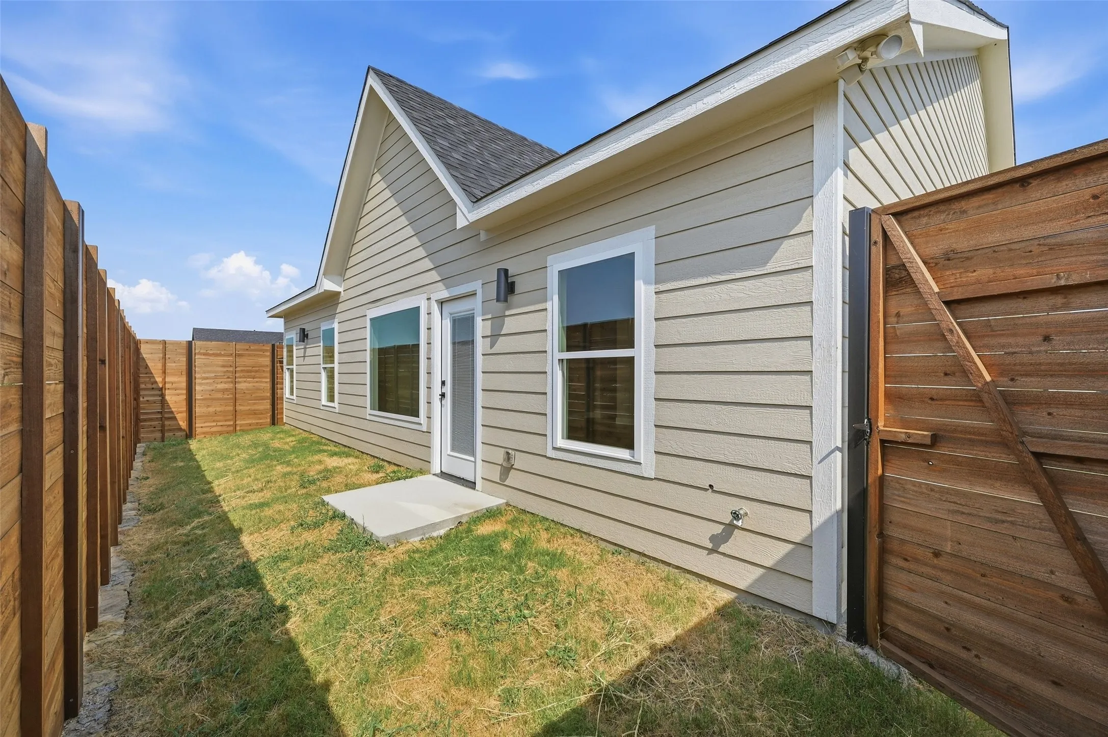 Single Family Residence For Sale in Grayson County , 506 Southern Drive, Sherman, Texas 75092, 3 Bedroom, 2 Bathroom, 2 Garage spaces, 1,414 Sqft, built in 2025, mls#21352463, Real Estate Agent in Sherman, Homes For Sale in Grayson county, Homes For Sale in Sherman, Realtor in Sherman Texas, Real Estate Brokerage Independent Realty Texas, Luminita Cordes Realtor